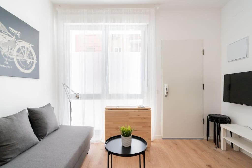 One-Bedroom Apartment photo 3