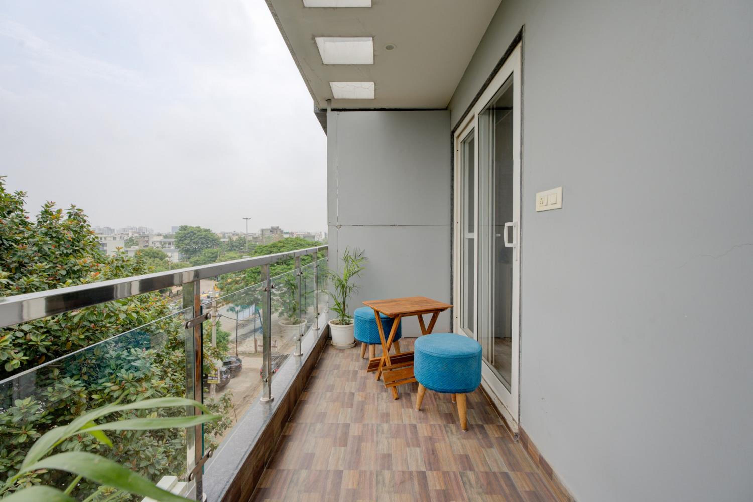 One-Bedroom Apartment with Balcony - Photo 2