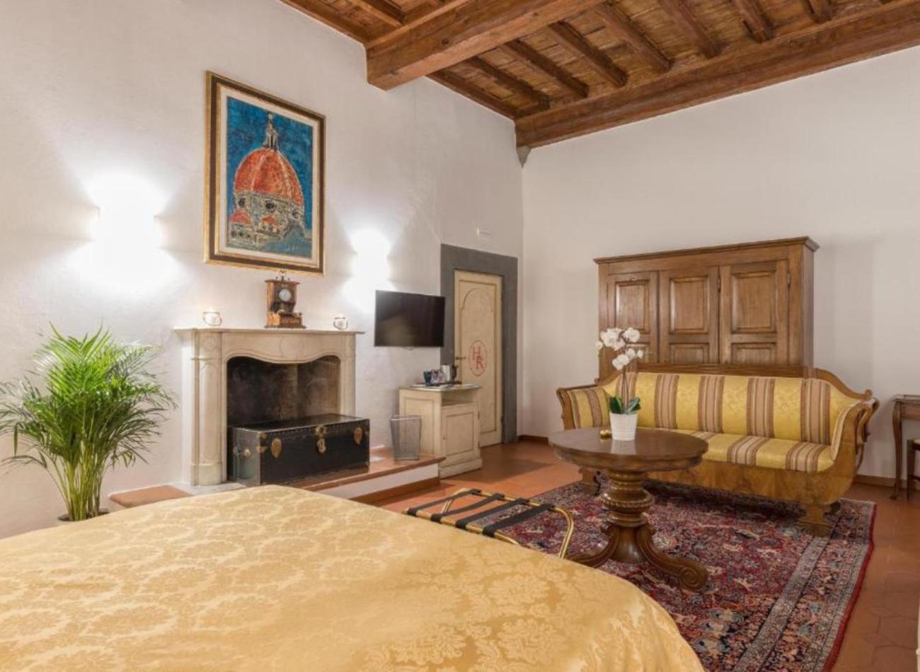 Extra Large Room photo 3