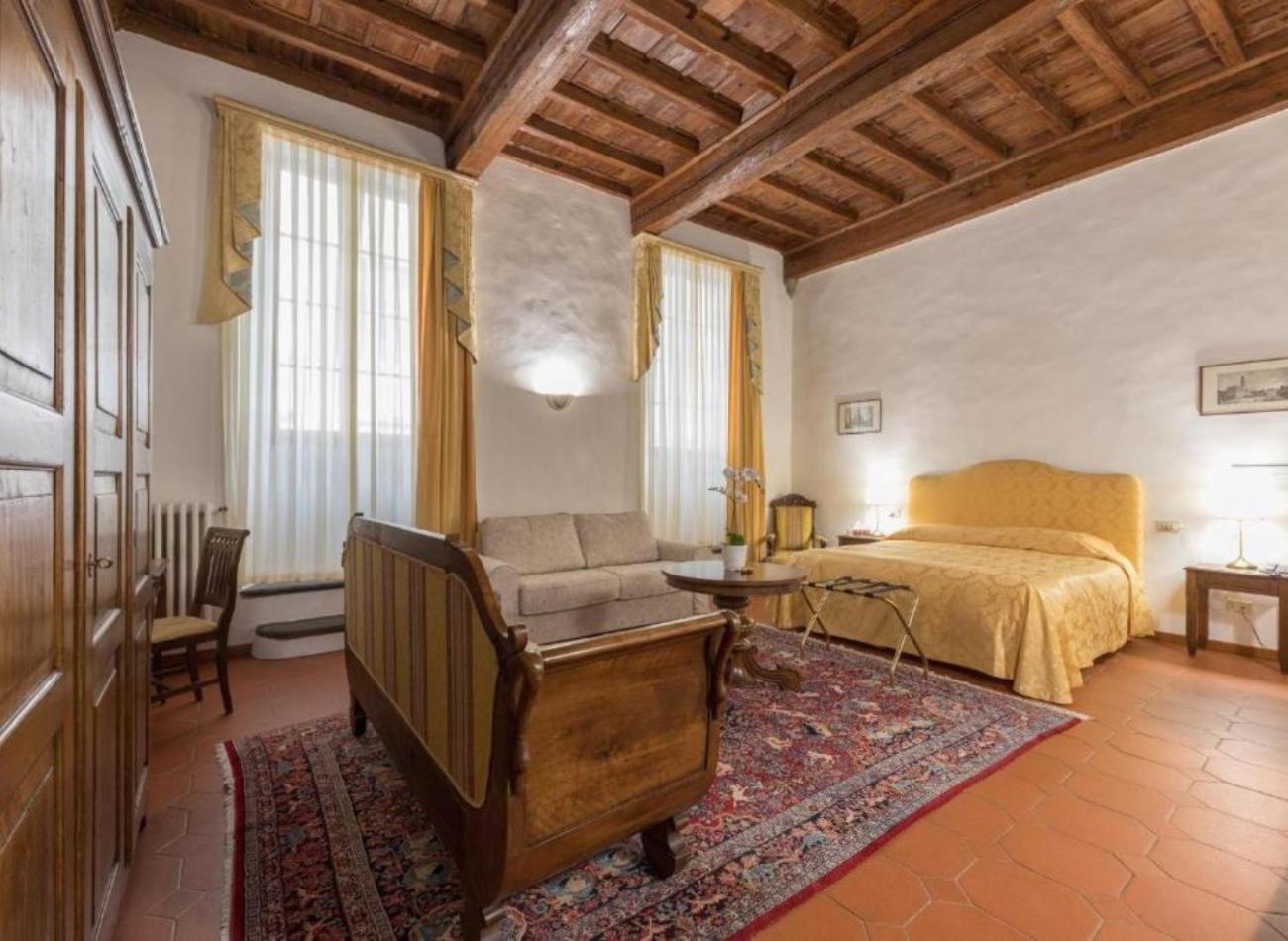 Extra Large Room photo 2