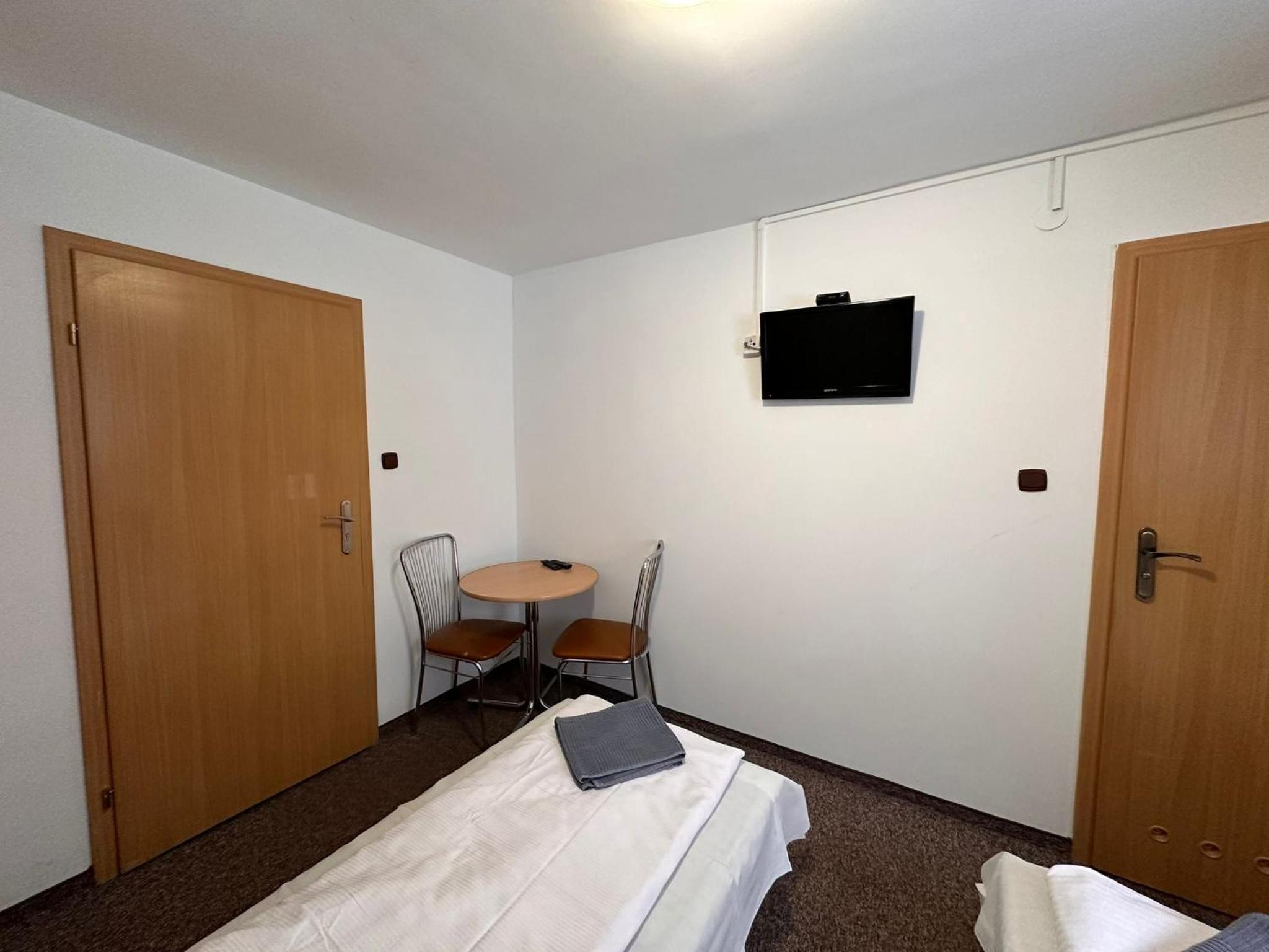 Double Room with Private Bathroom photo 2