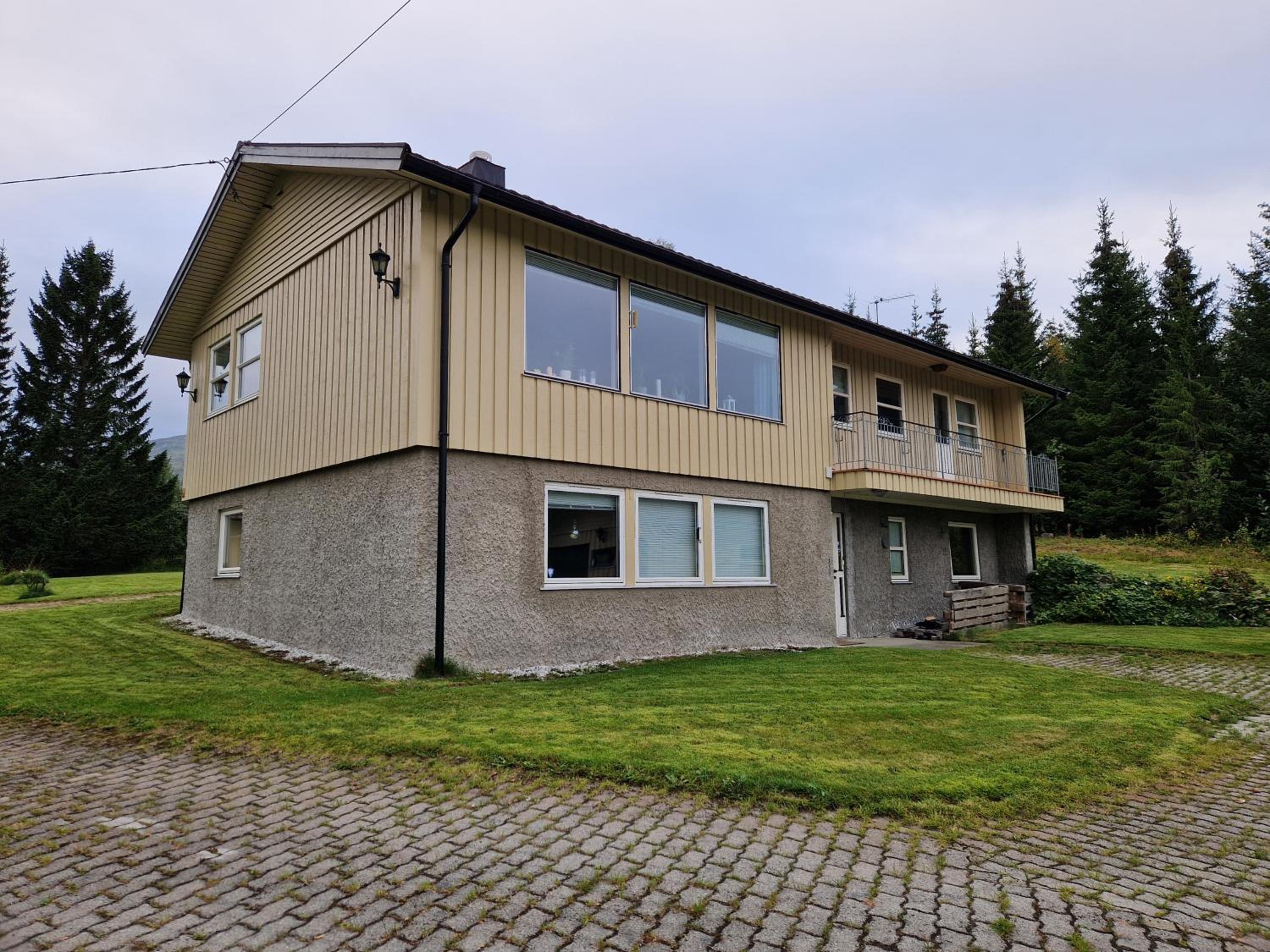 Two-Bedroom Apartment with Bay View photo 2