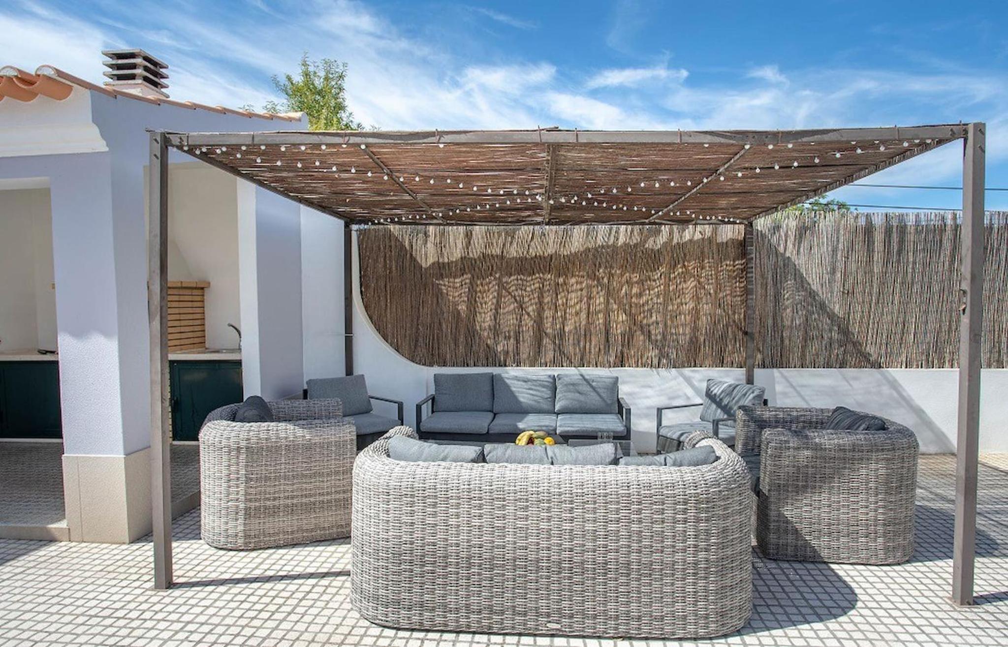 Villa photo 2