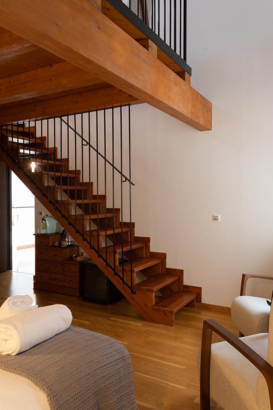 Family Room - Photo 4
