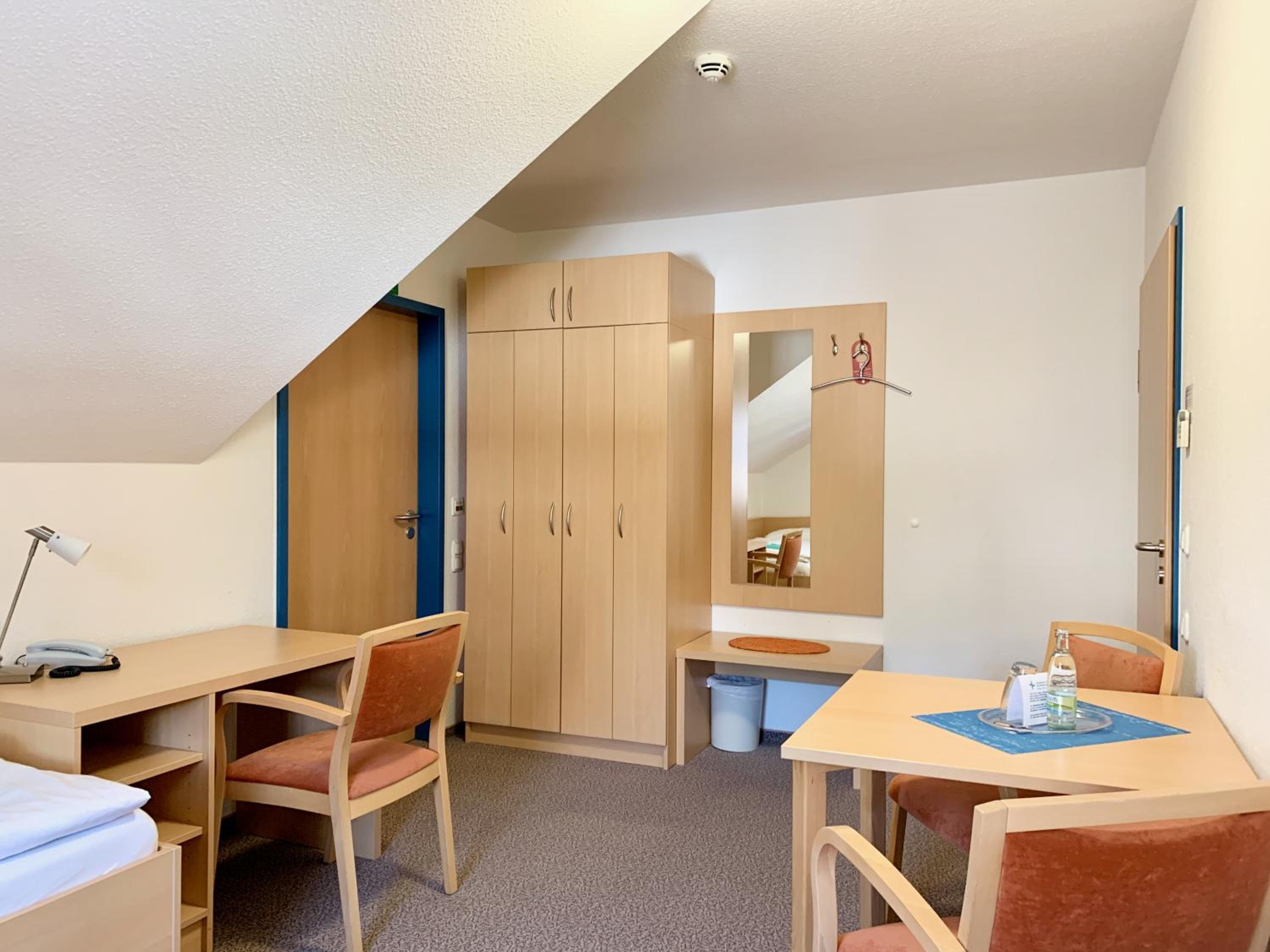 Single Room - Disability Access photo 3