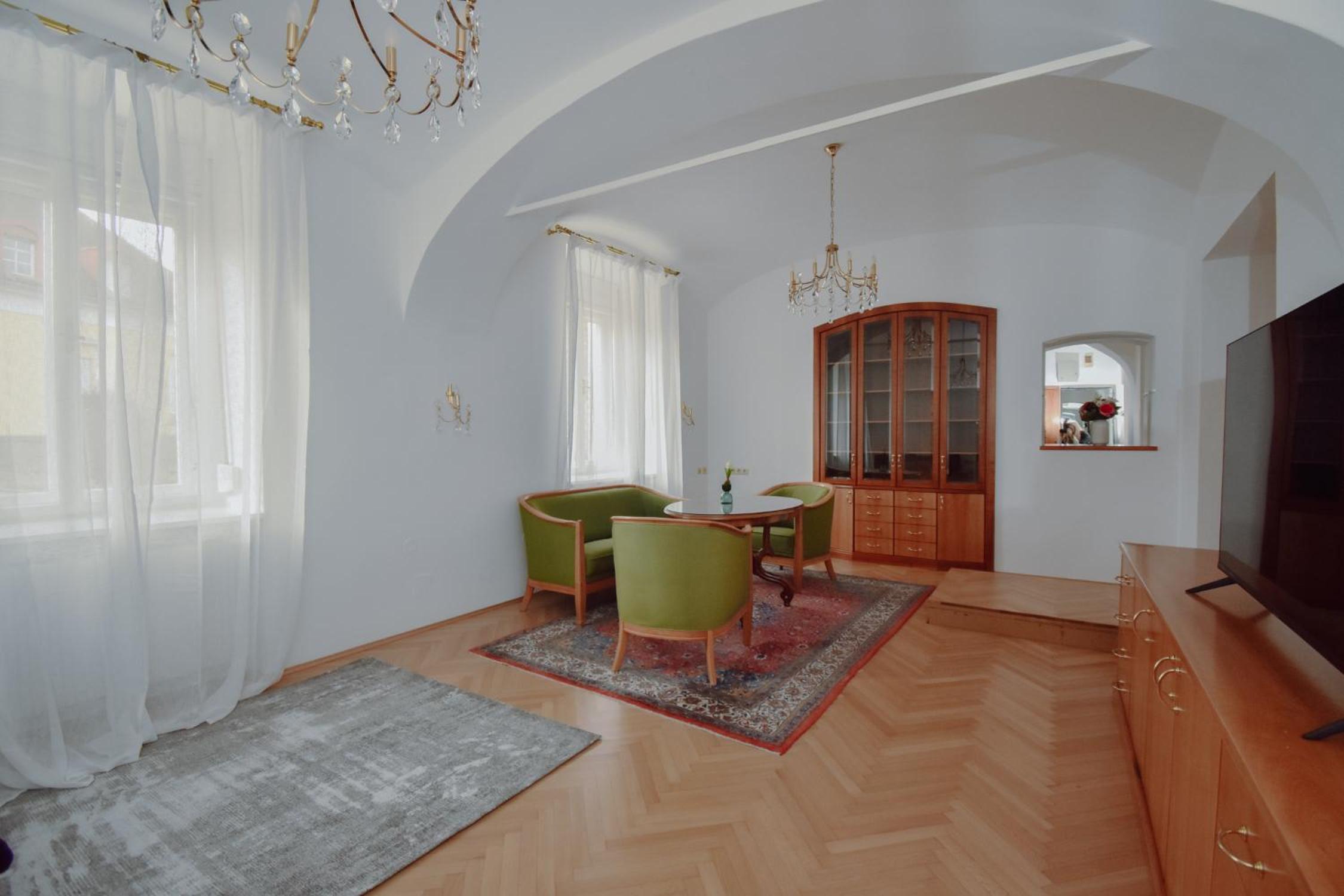 One-Bedroom Apartment photo 1