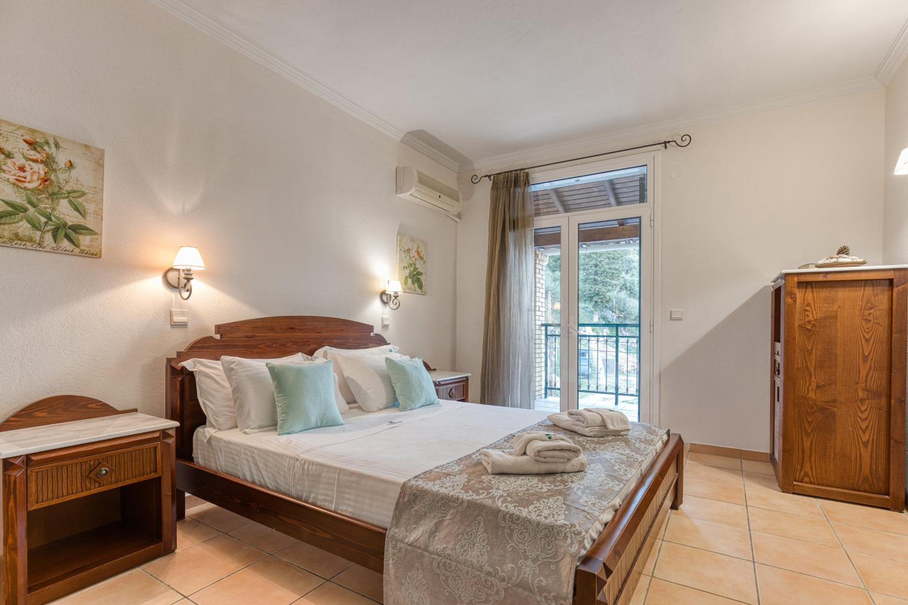 Three-Bedroom Villa photo 1
