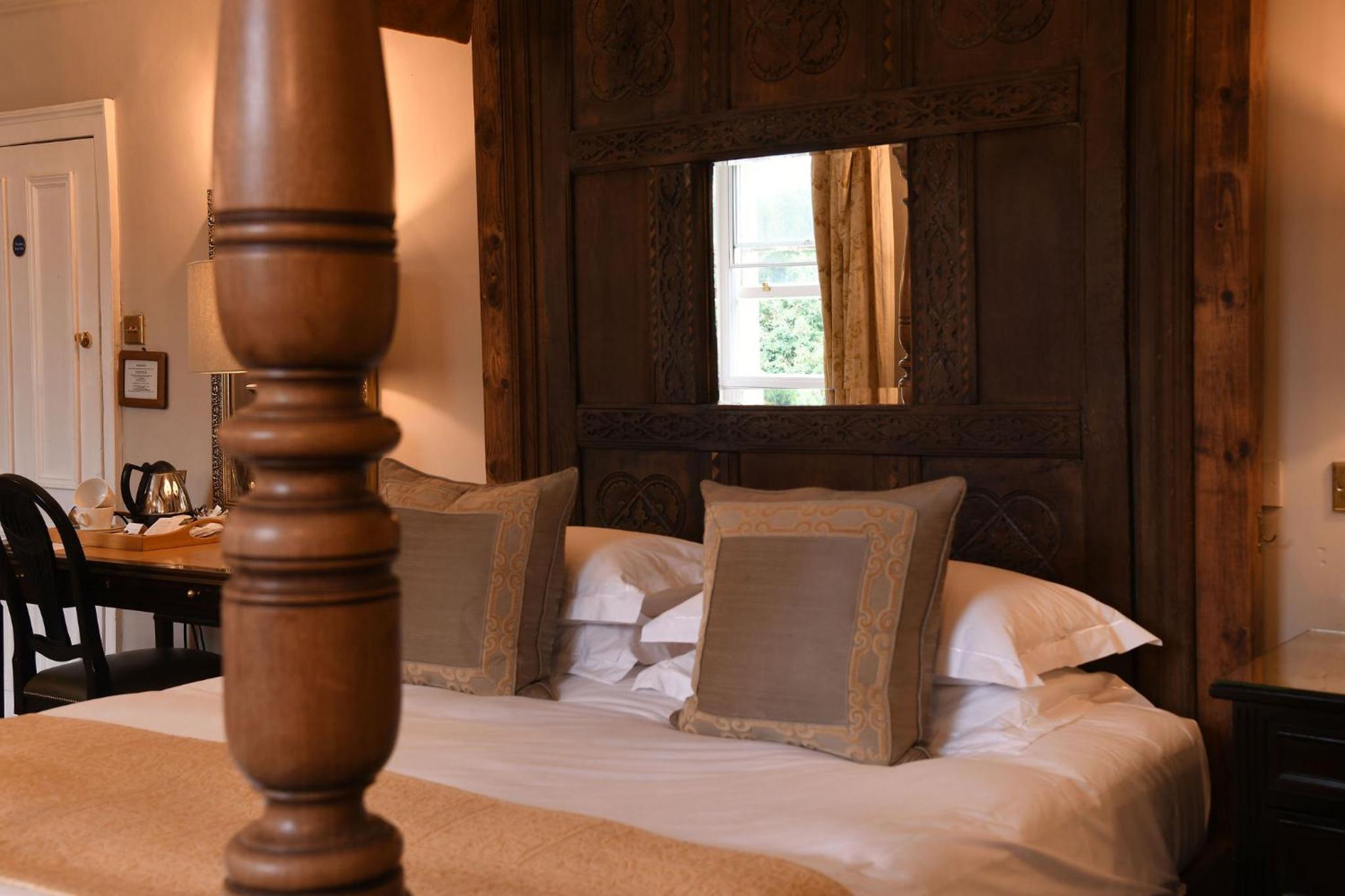 Deluxe with Balcony - Photo 14