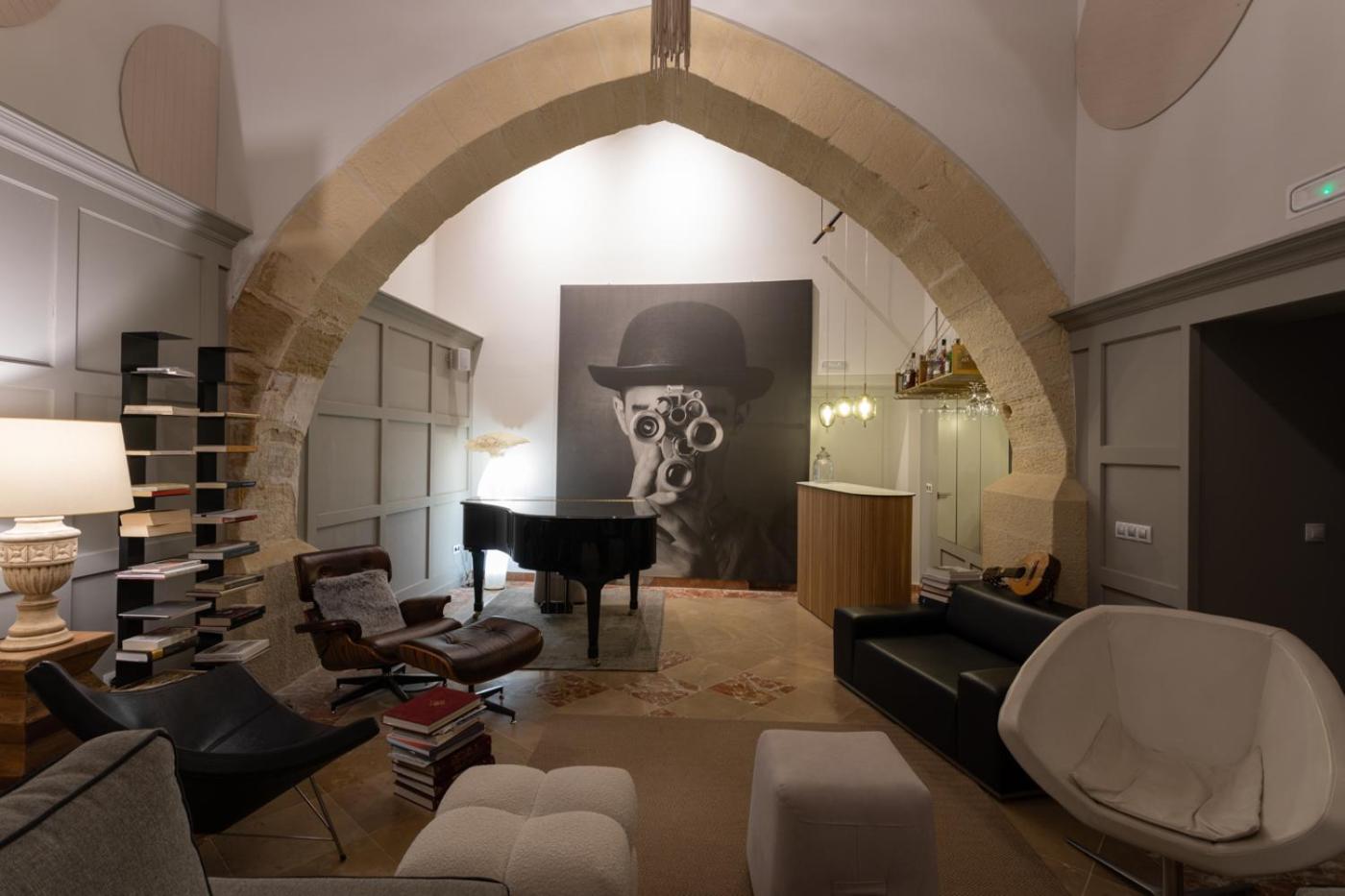 Suite - Photo 8