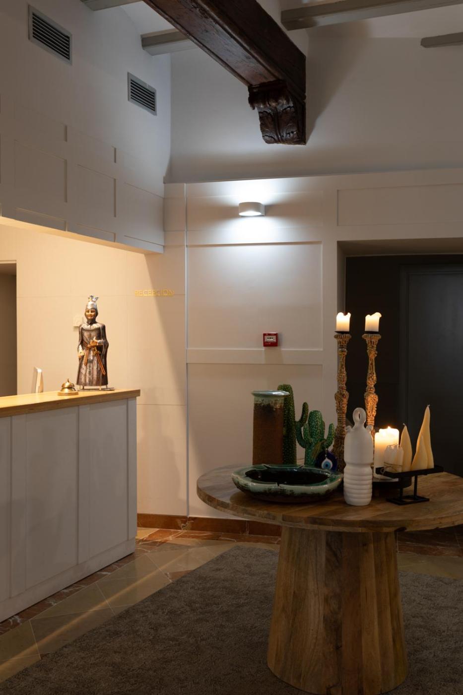 Suite - Photo 16