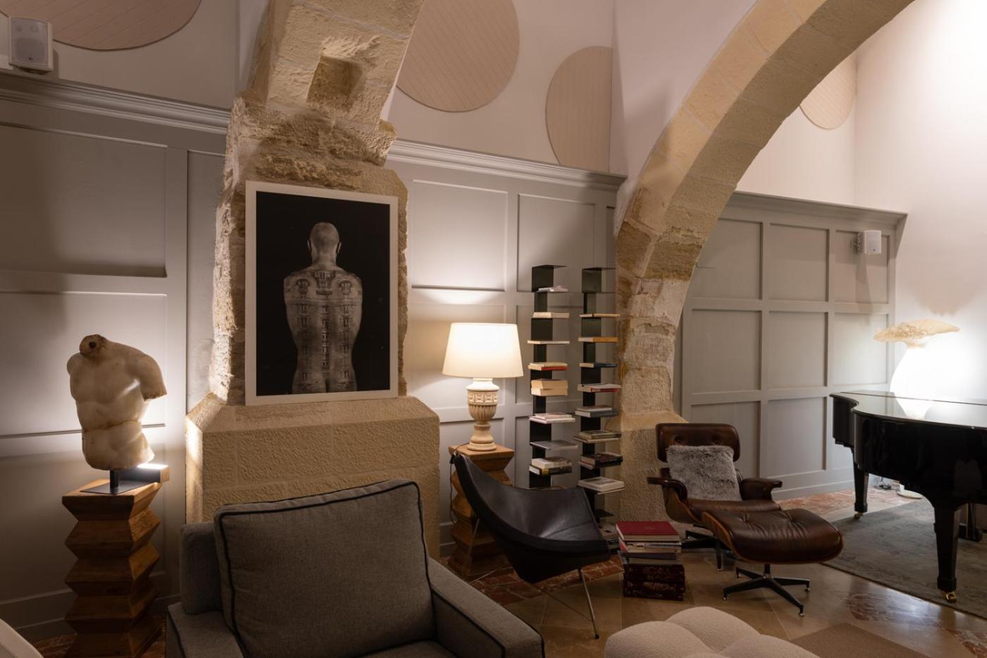 Suite - Photo 14