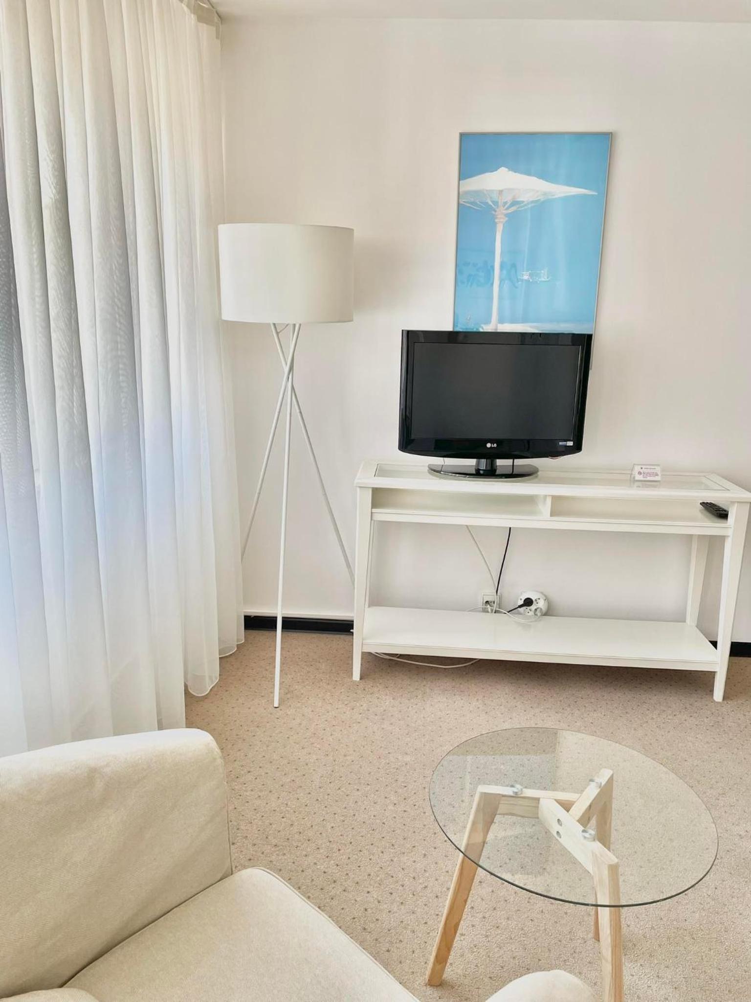Deluxe Room (2 Adults + 1 Child) photo 2