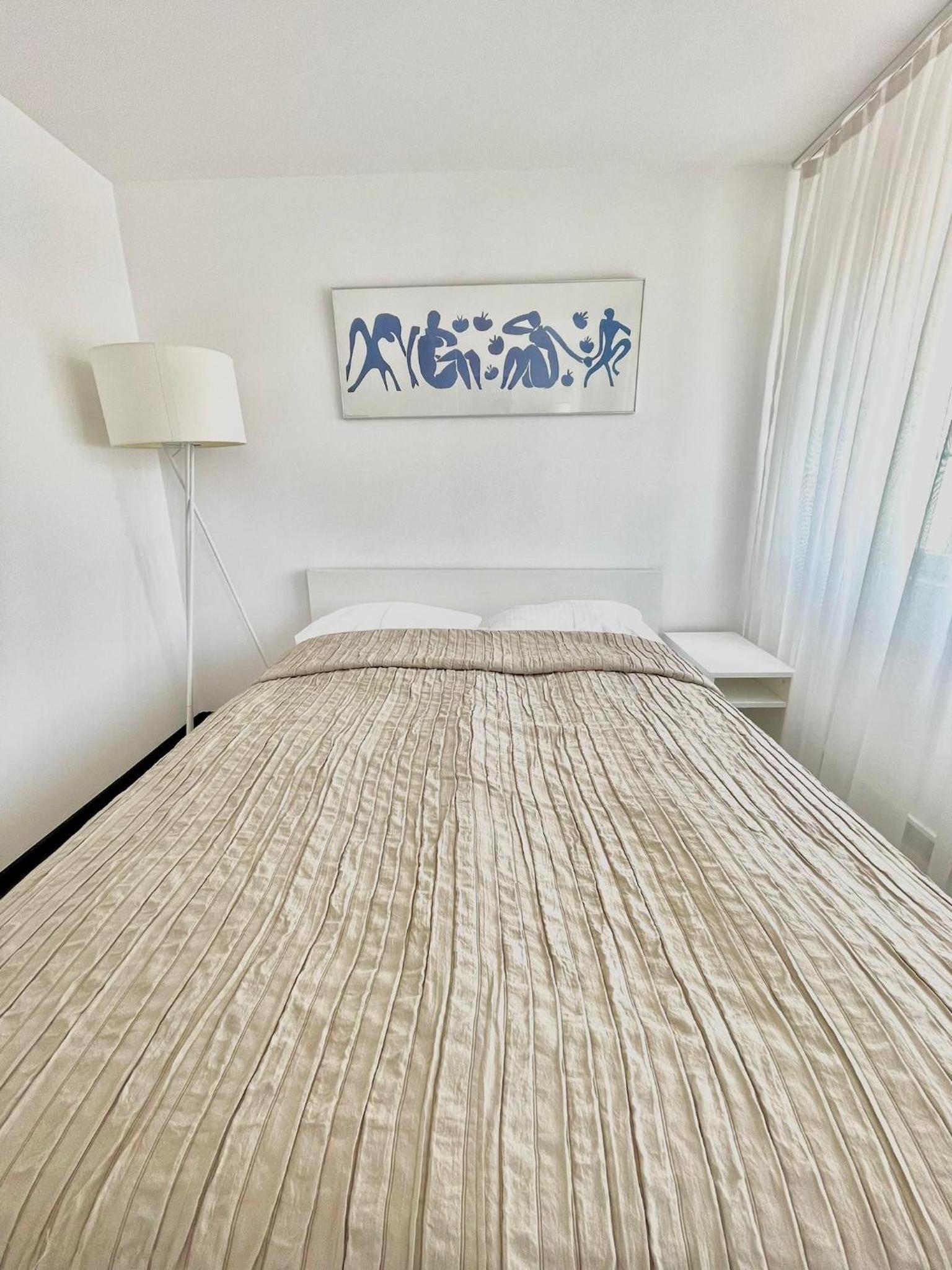 Deluxe Room (2 Adults + 1 Child) photo 3