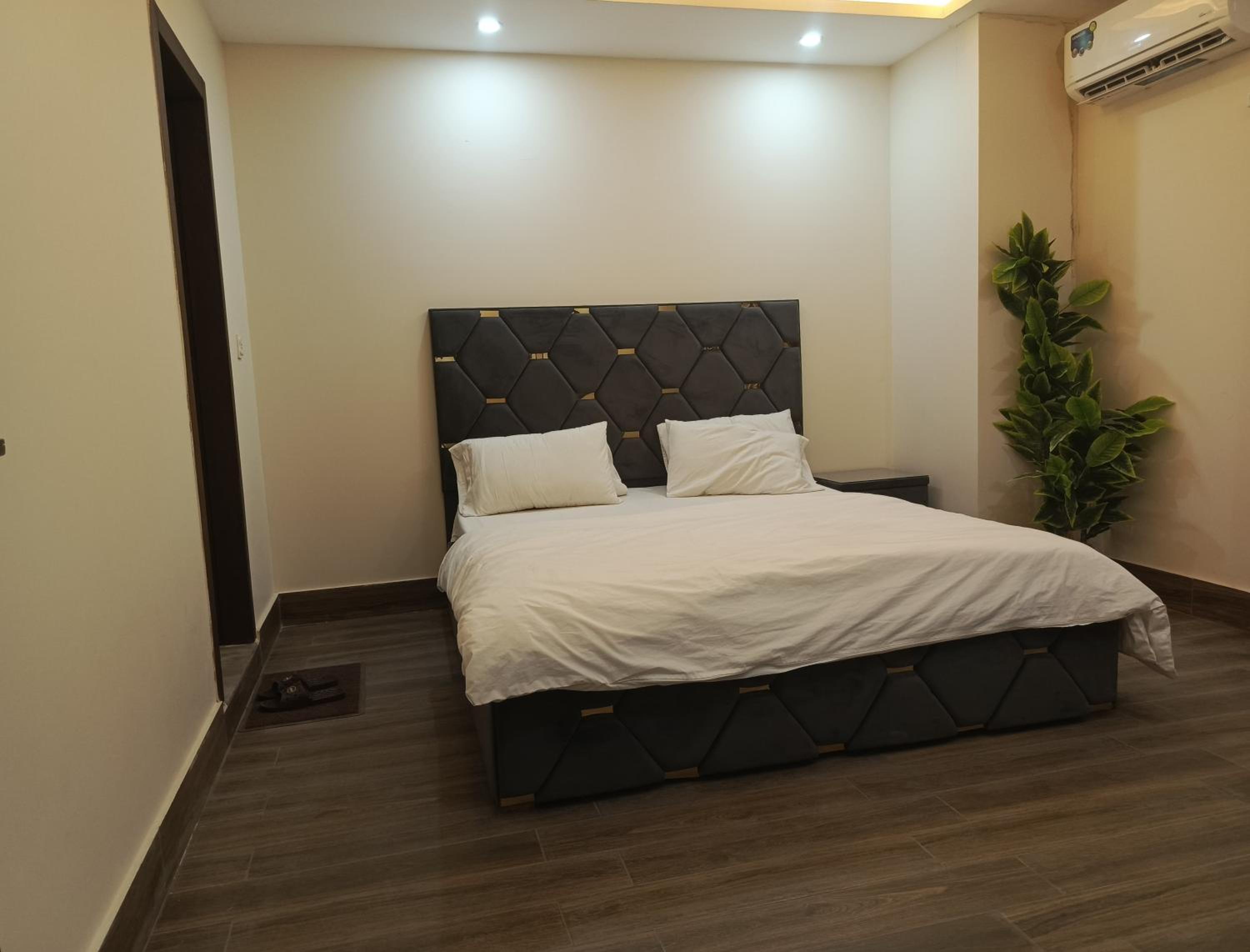 One-Bedroom Family Apartment photo 2