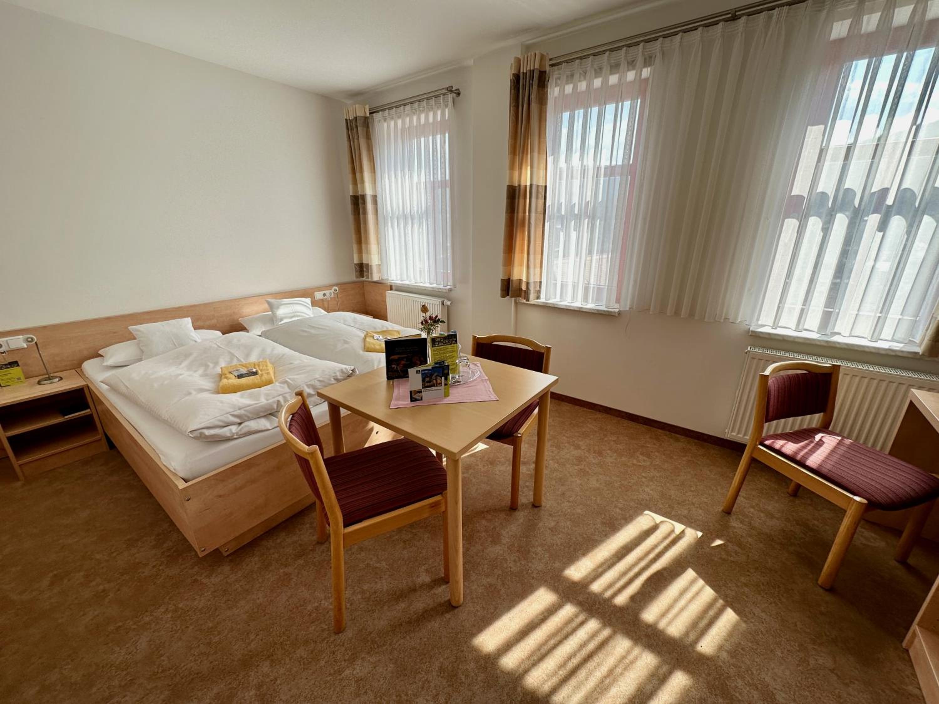Double Room - Photo 5