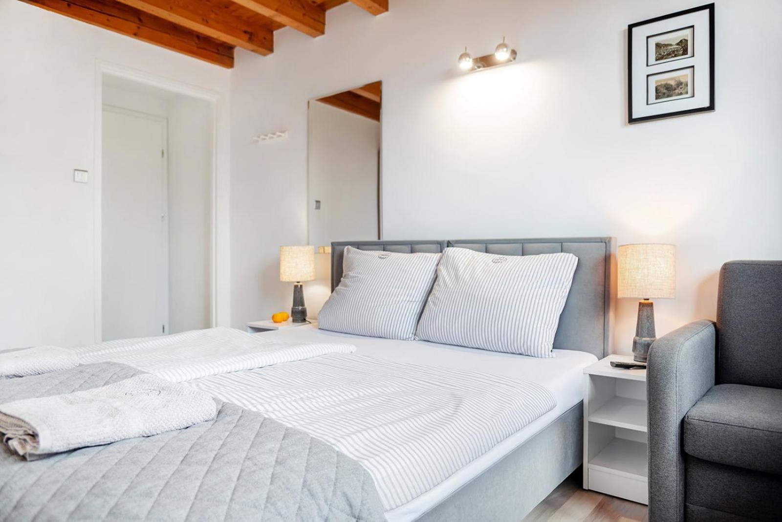 Double Room - Photo 2