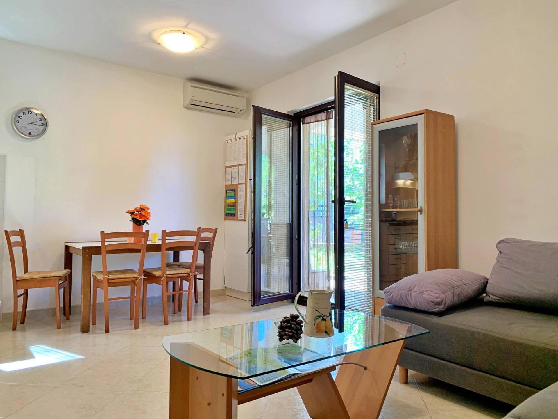 Apartment photo 1