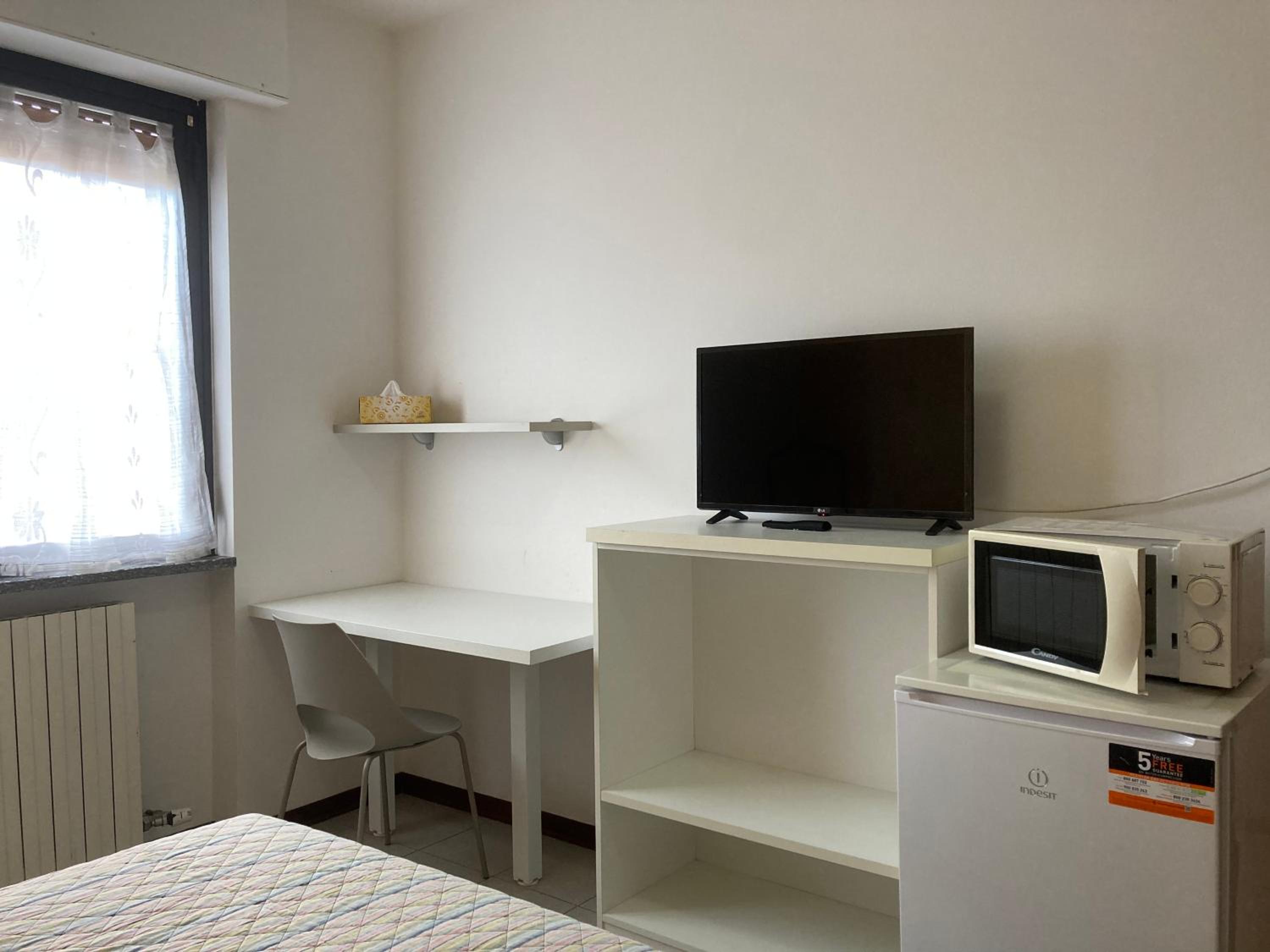 Double Room with Private Bathroom photo 2