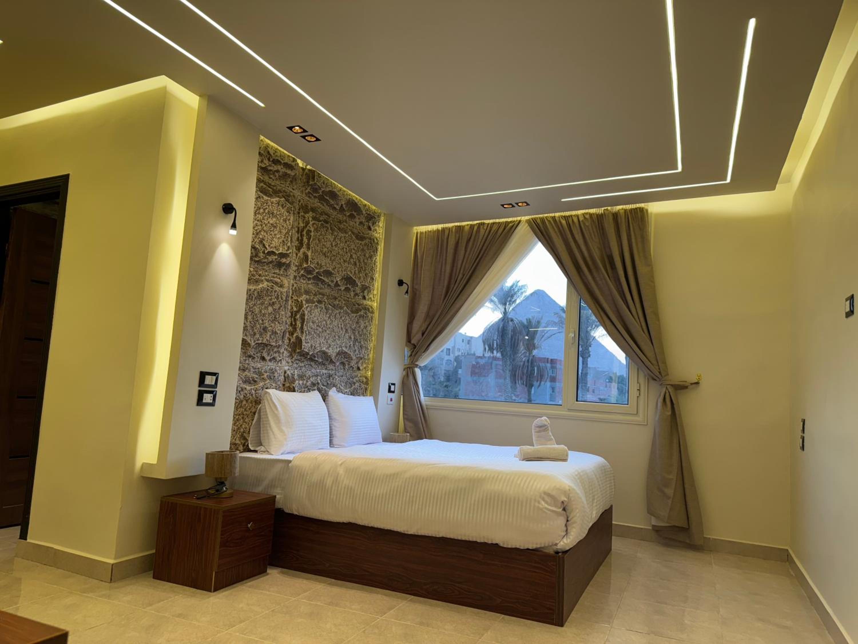 Deluxe Double Room (2 Adults + 1 Child)