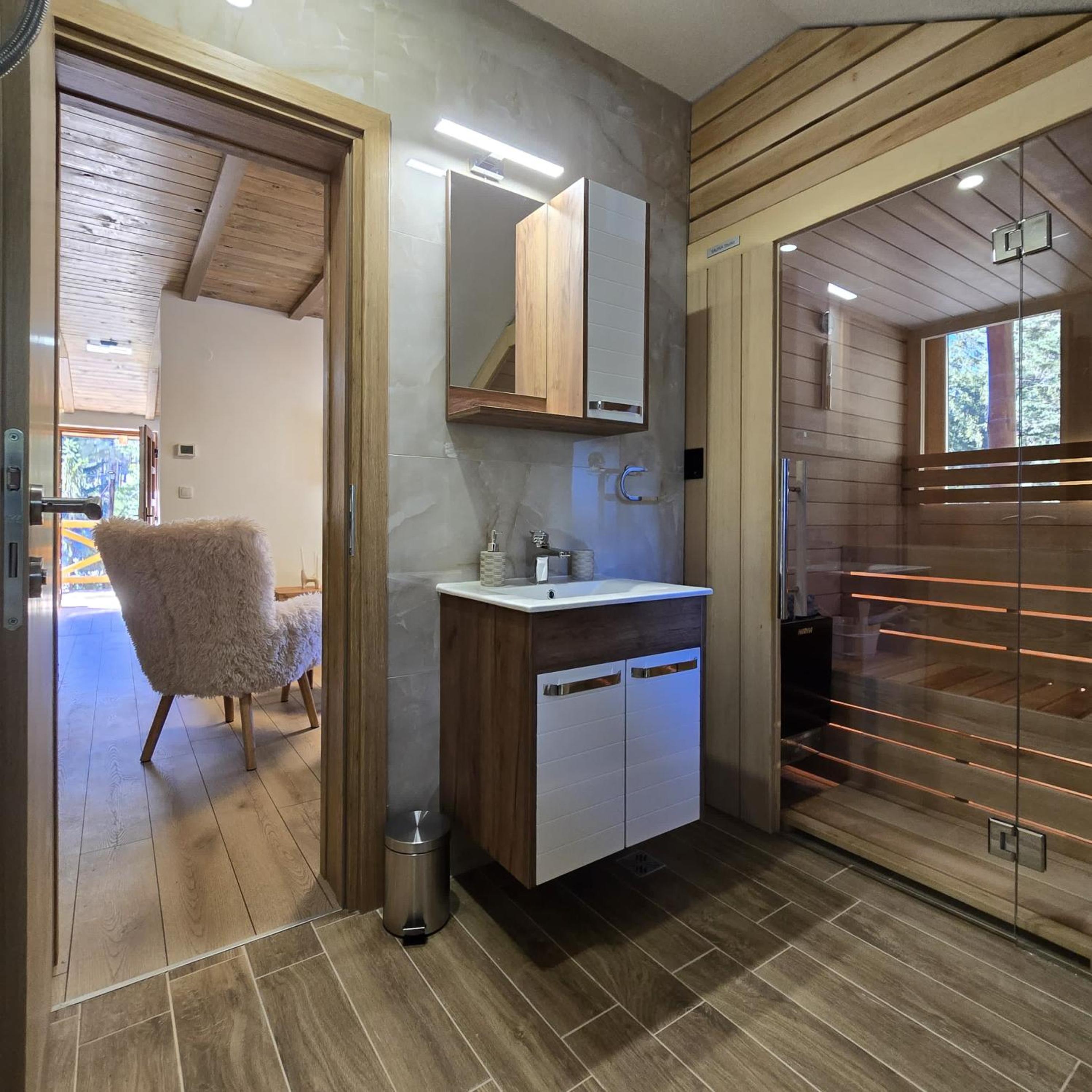One-Bedroom Apartment with Balcony photo 2