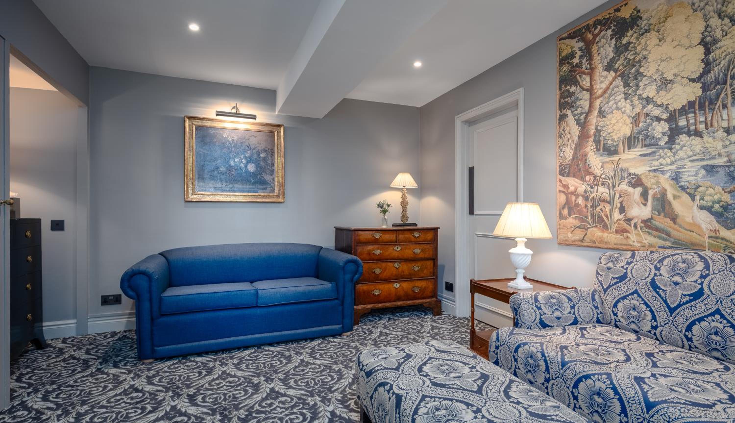 Three-Bedroom Suite photo 2