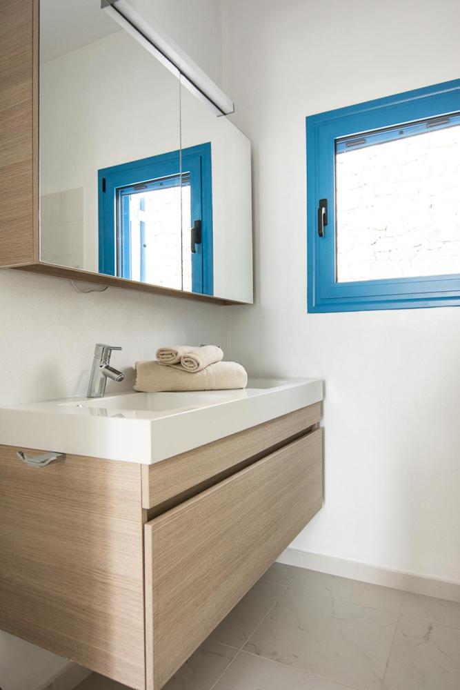 Two-Bedroom Apartment with Terrace and Sea View photo 3