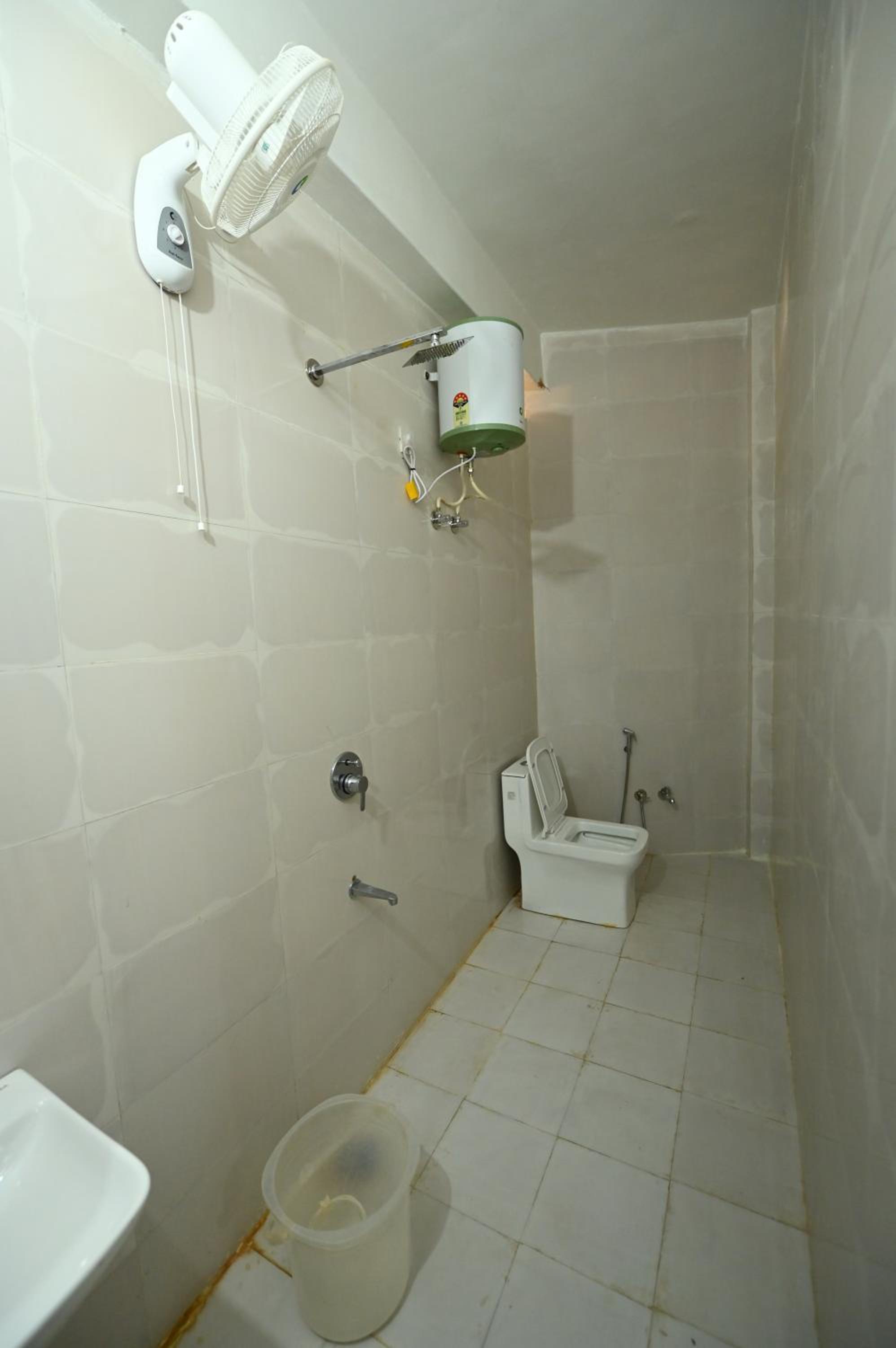 Family Room - Photo 2