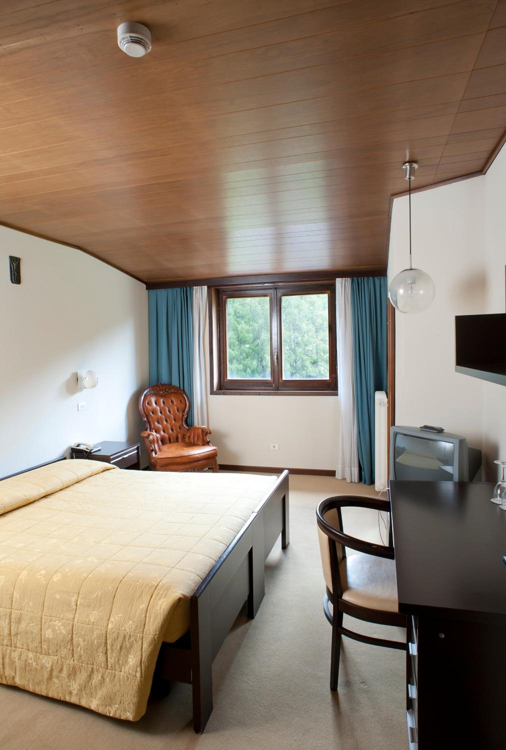 Standard Double or Twin Room - Photo 3