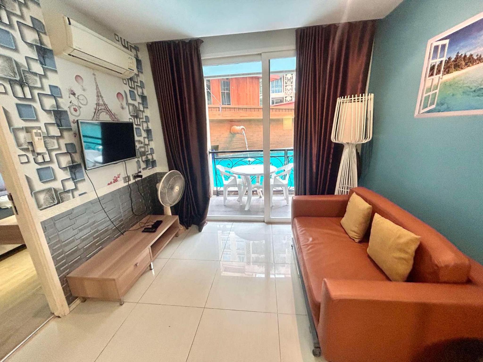 One-Bedroom Apartment with Pool Access - Photo 8