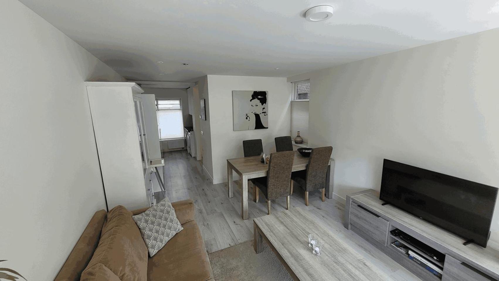 Two-Bedroom House photo 3