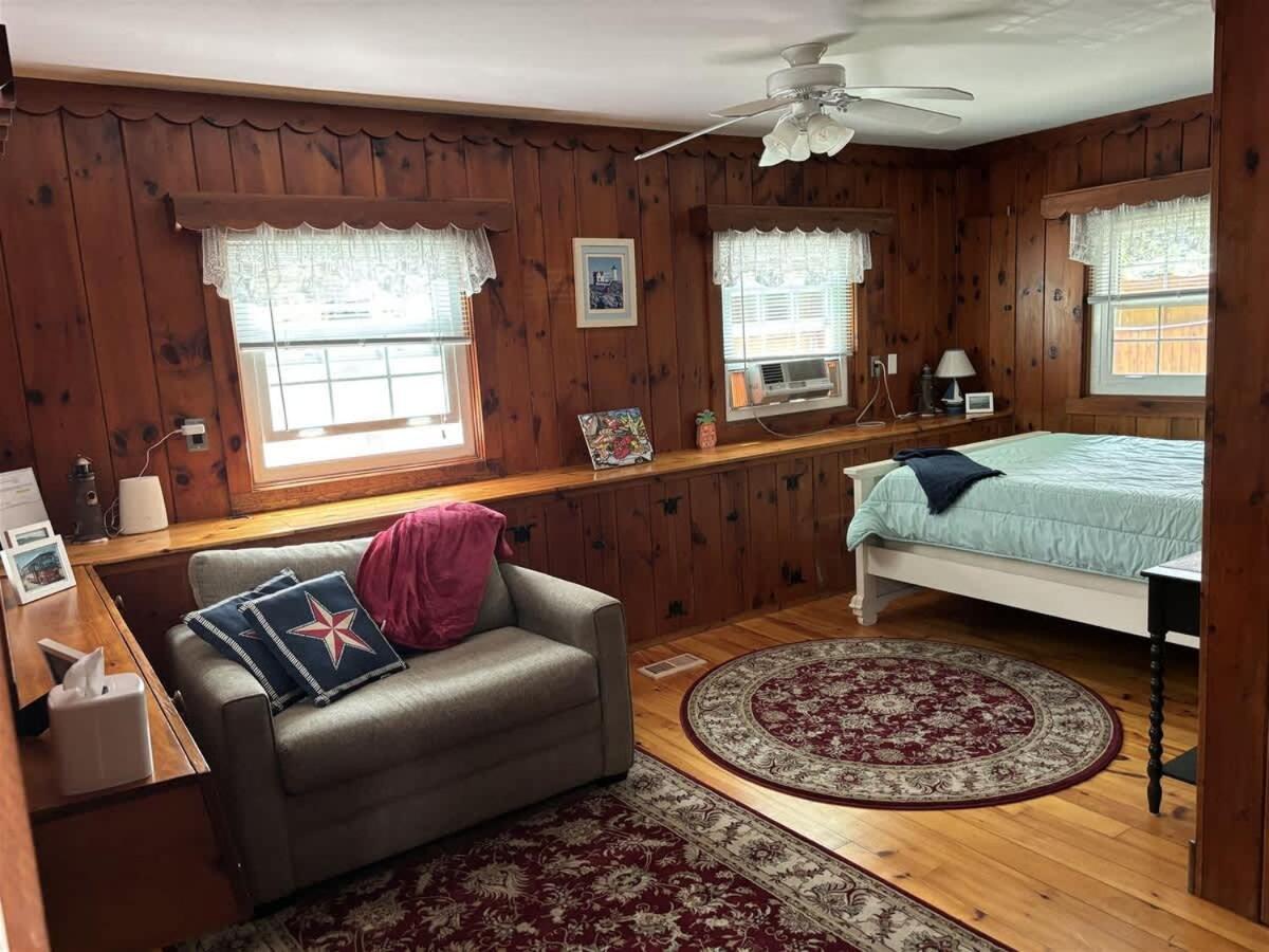 Family Room photo 2