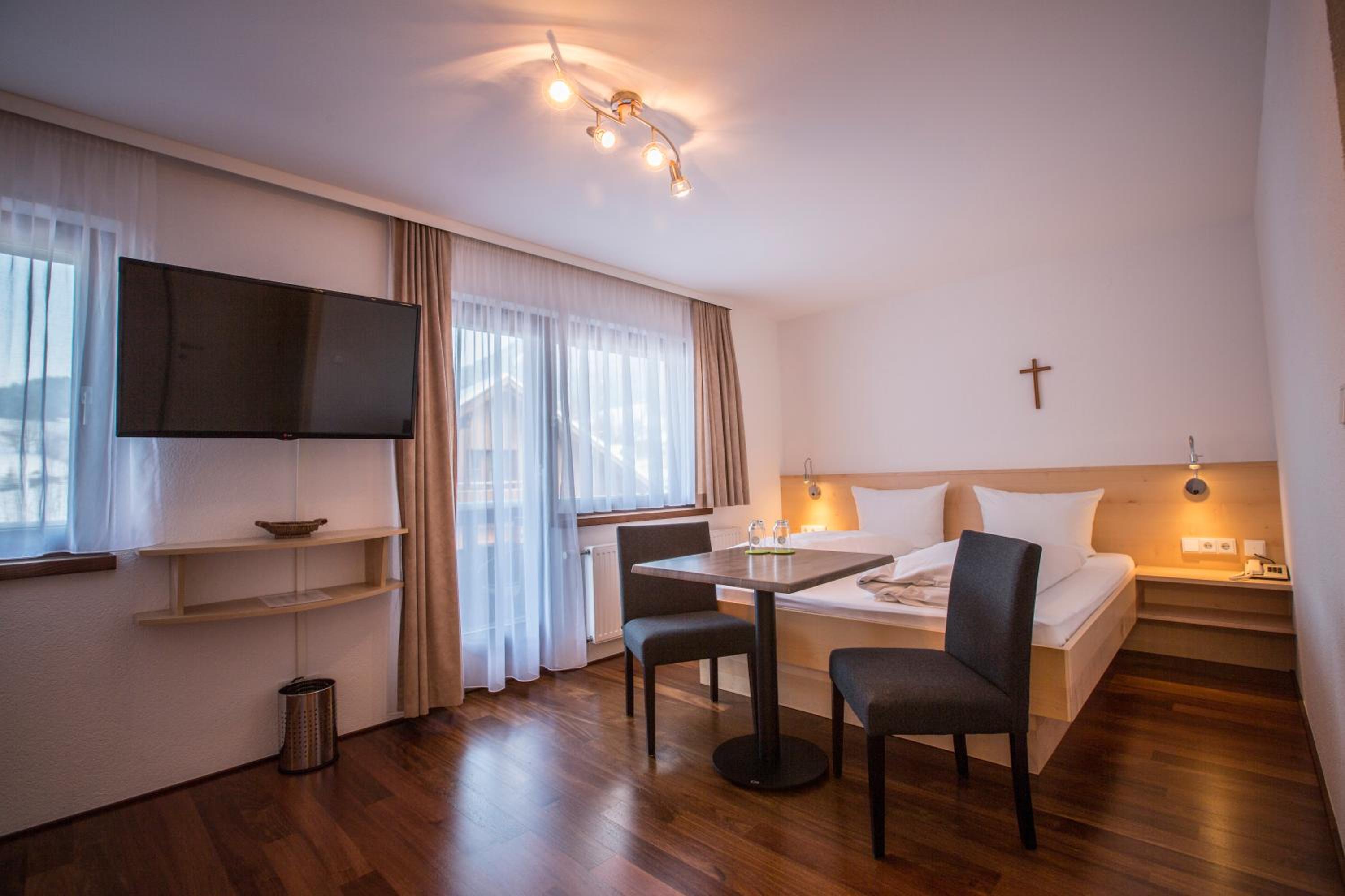 Family Room (2 Adults + 2 Children) with Balcony