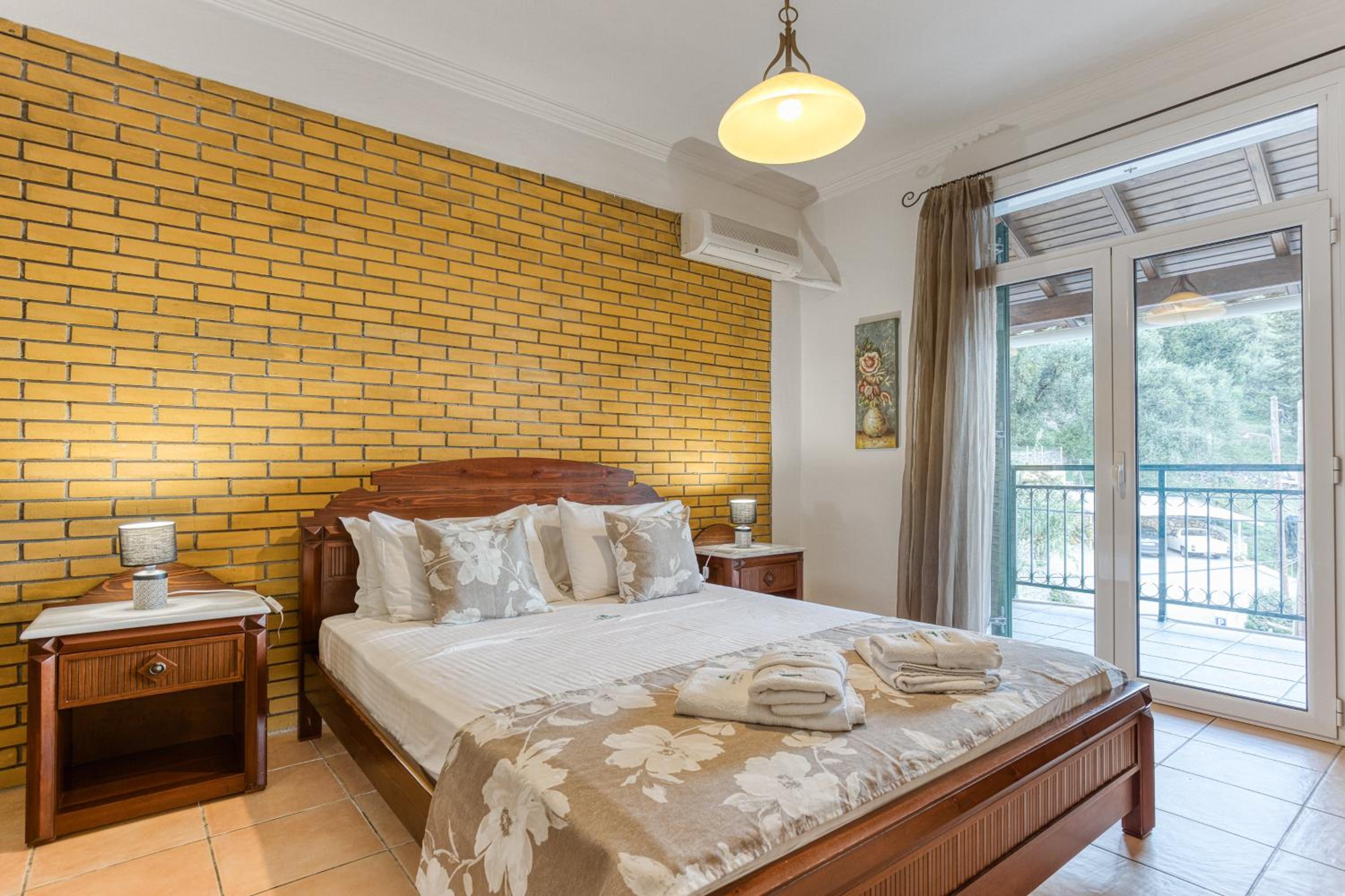 Three-Bedroom Villa photo 1