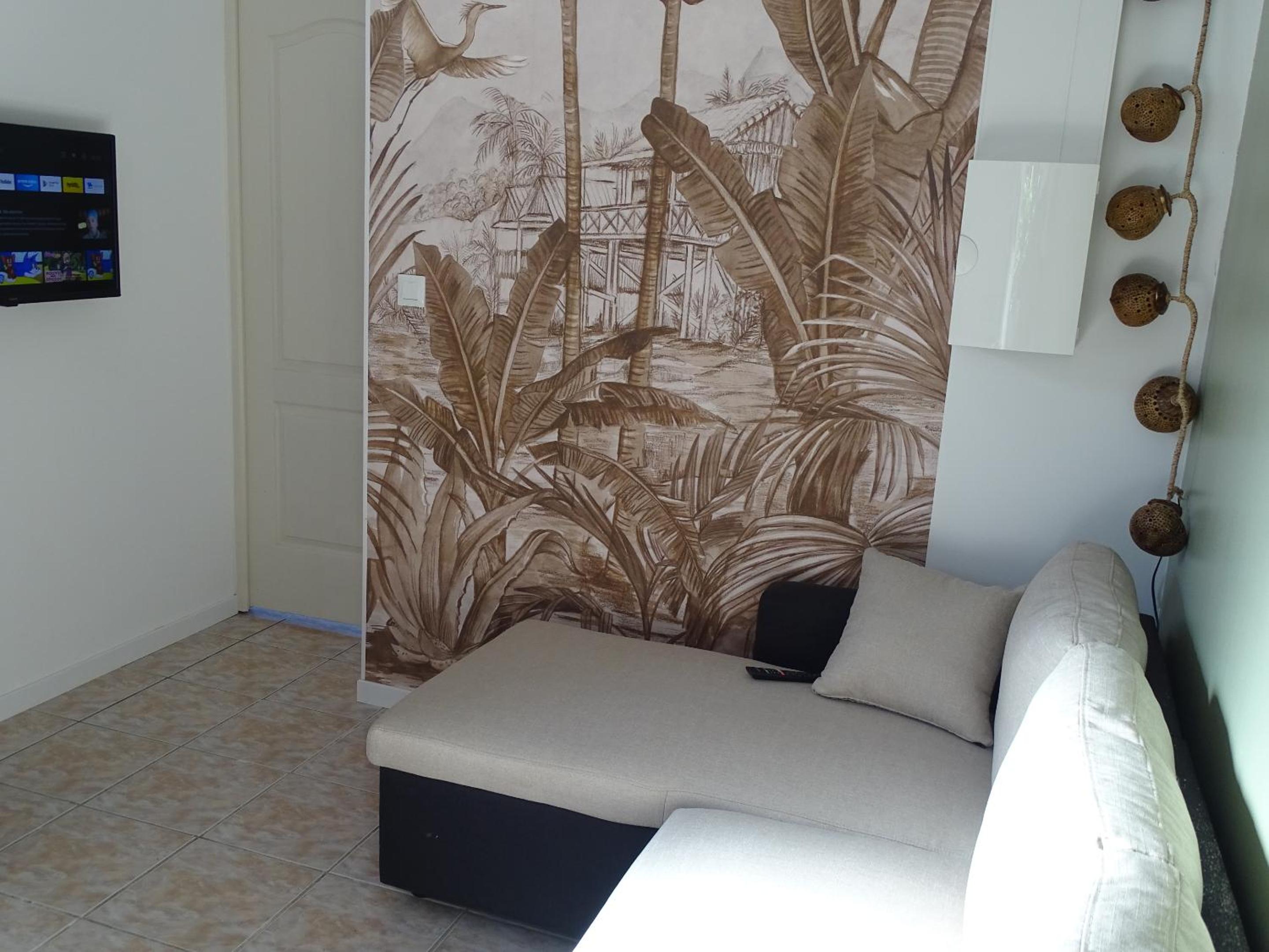 One-Bedroom Apartment with Sea View photo 2