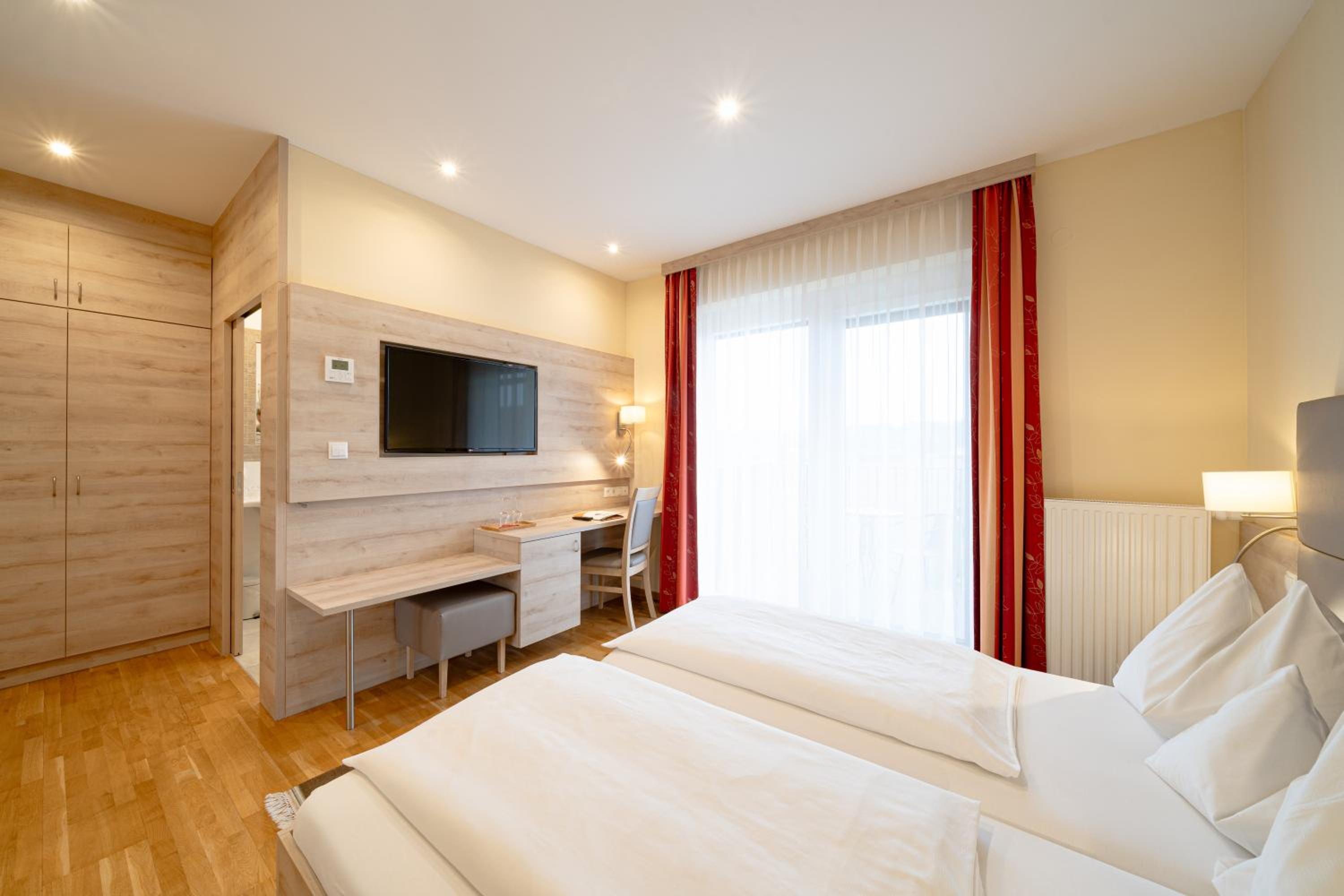 Superior Double Room - Photo 3