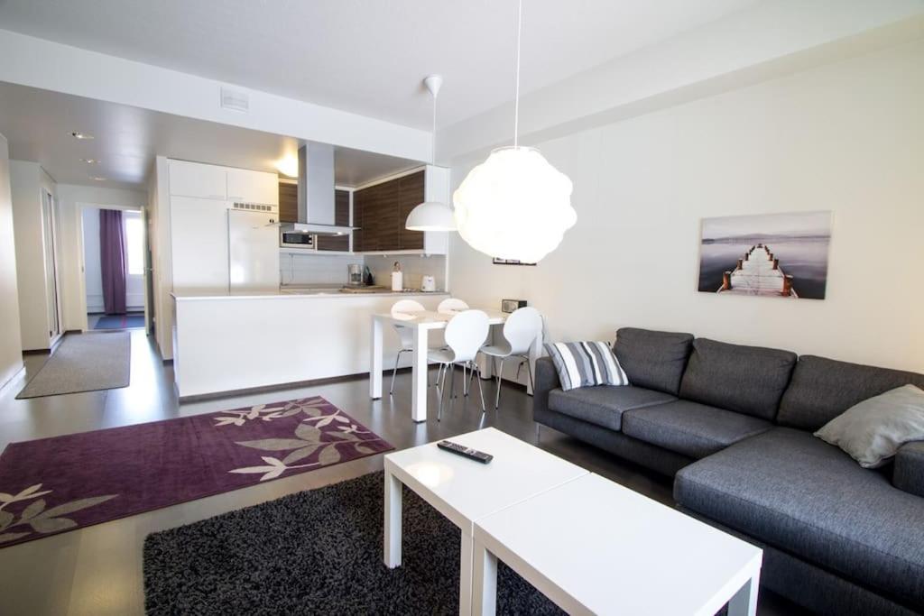 One-Bedroom Apartment photo 1