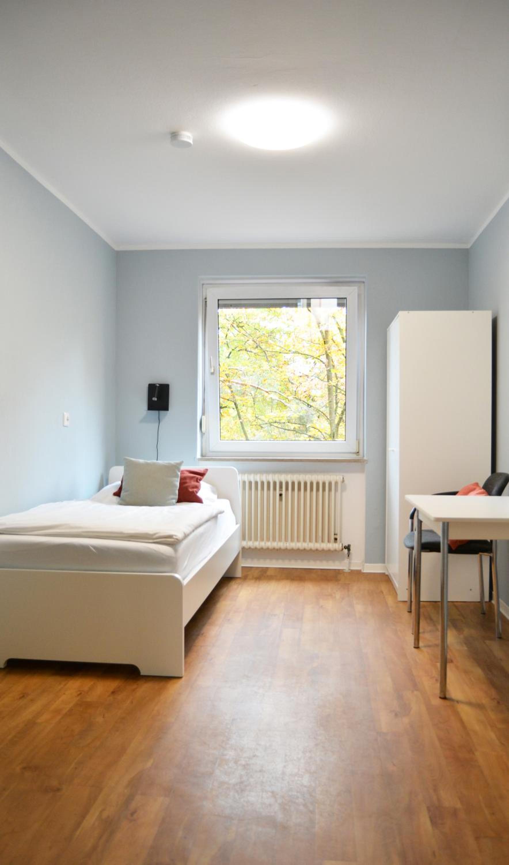 Single Room with Shared Bathroom photo 3