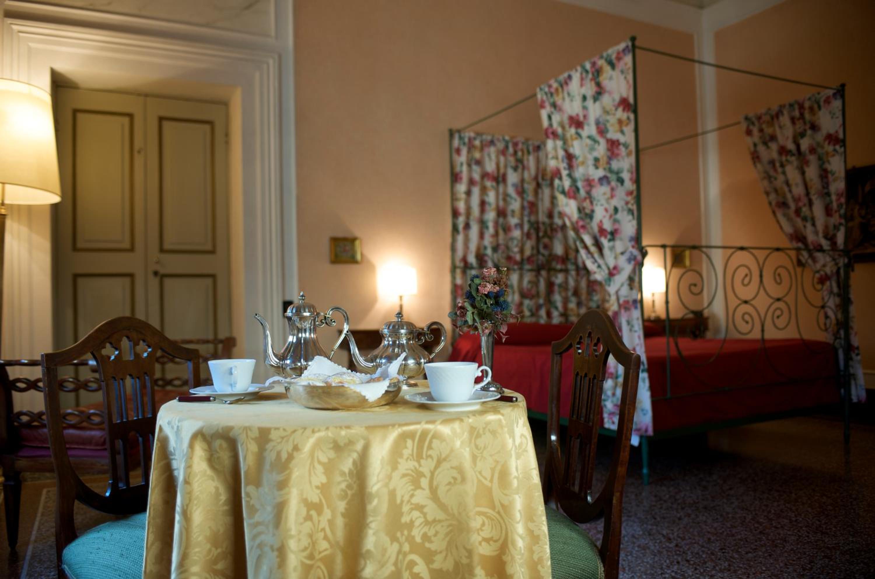 Quadruple Room - Photo 9