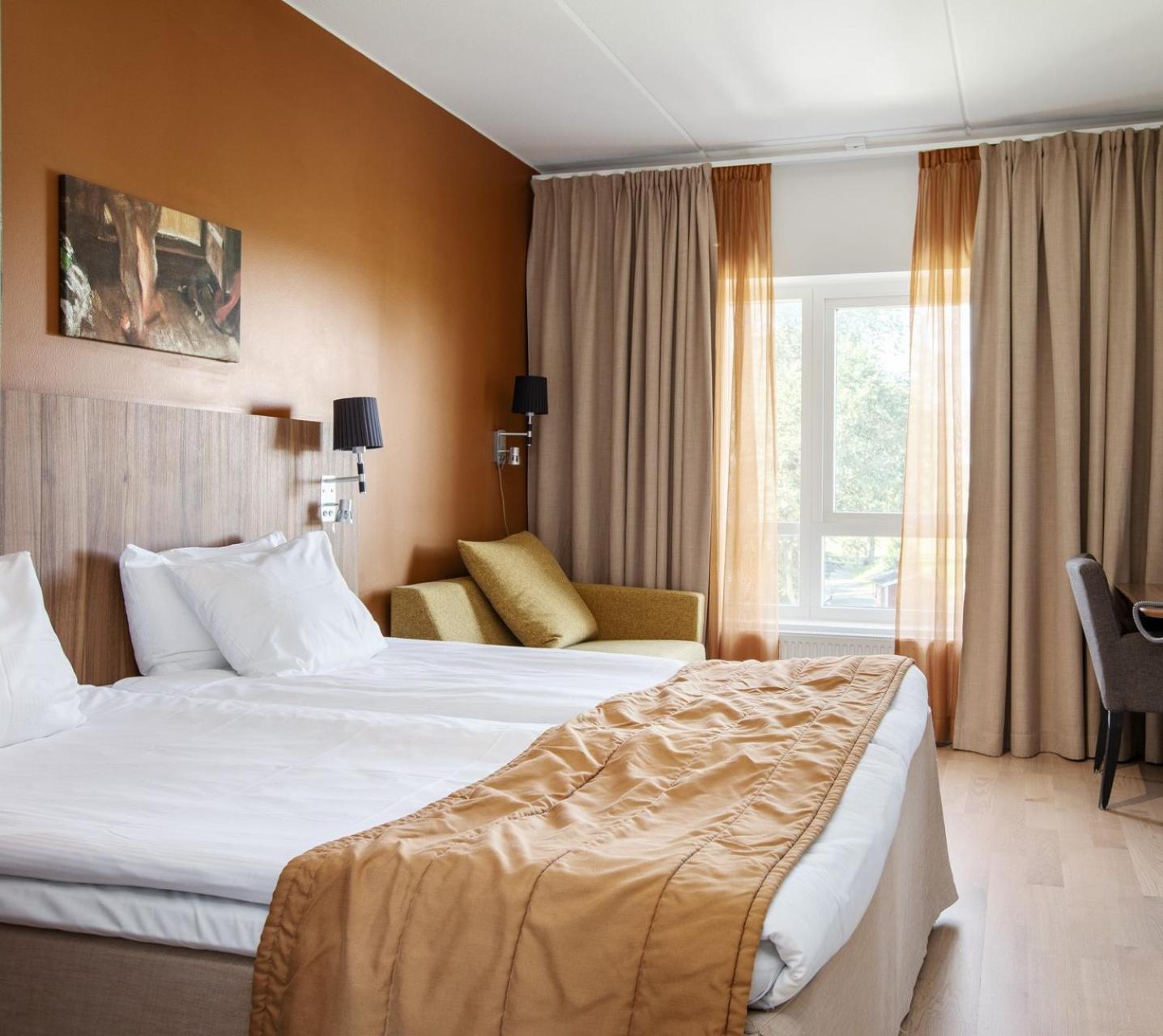 Superior Triple Room with King Bed - Non-Smoking - Photo 3