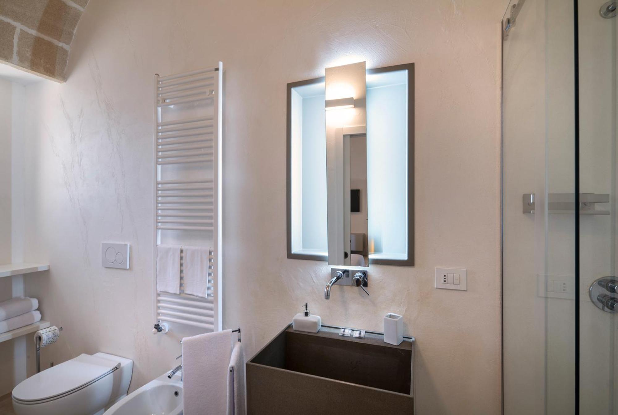 Suite - Photo 2