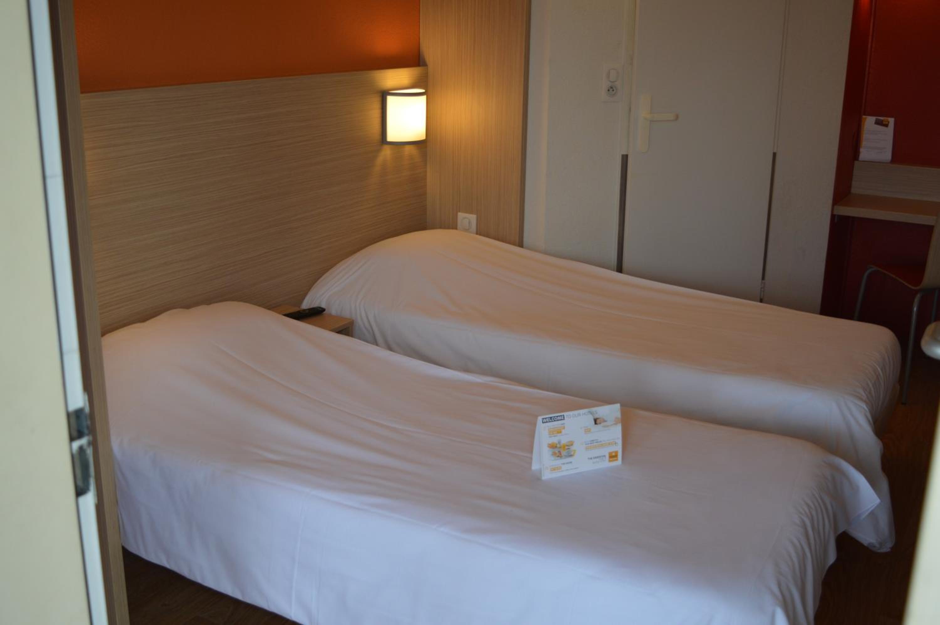 Twin Room - Photo 2