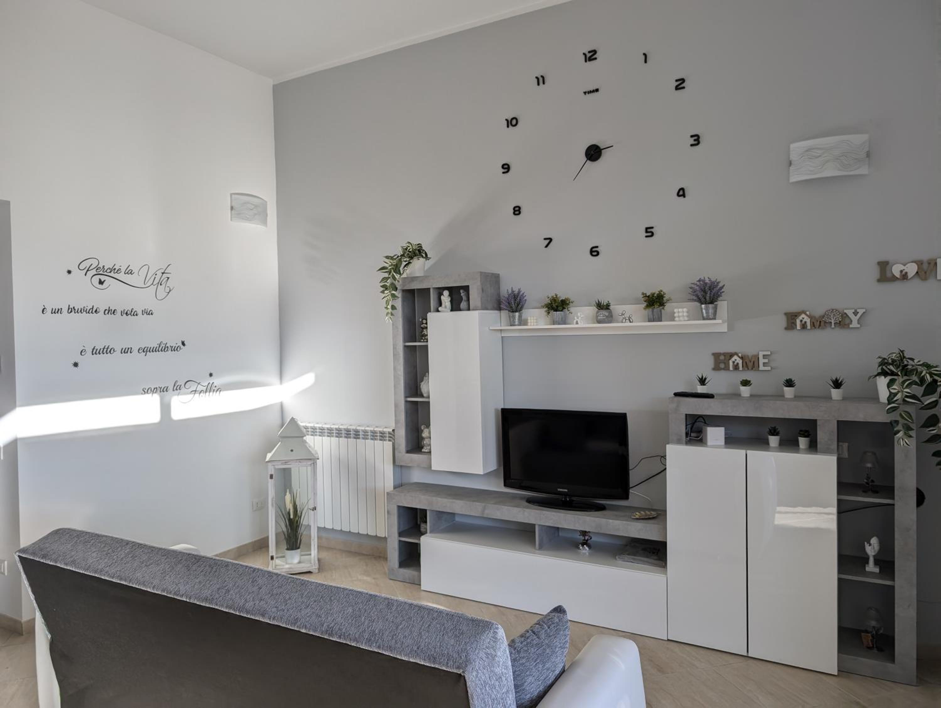 Two-Bedroom Standard Apartment photo 2