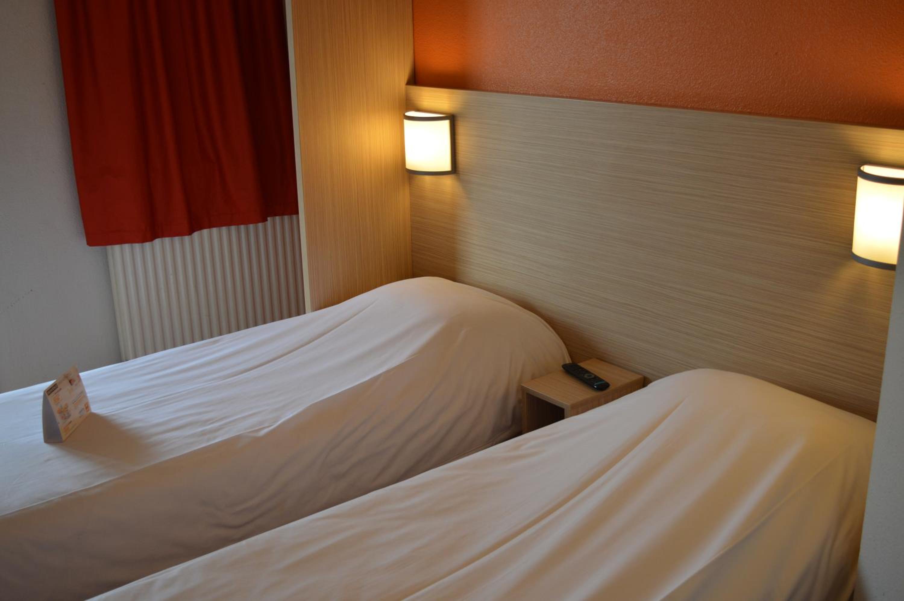 Twin Room - Photo 3