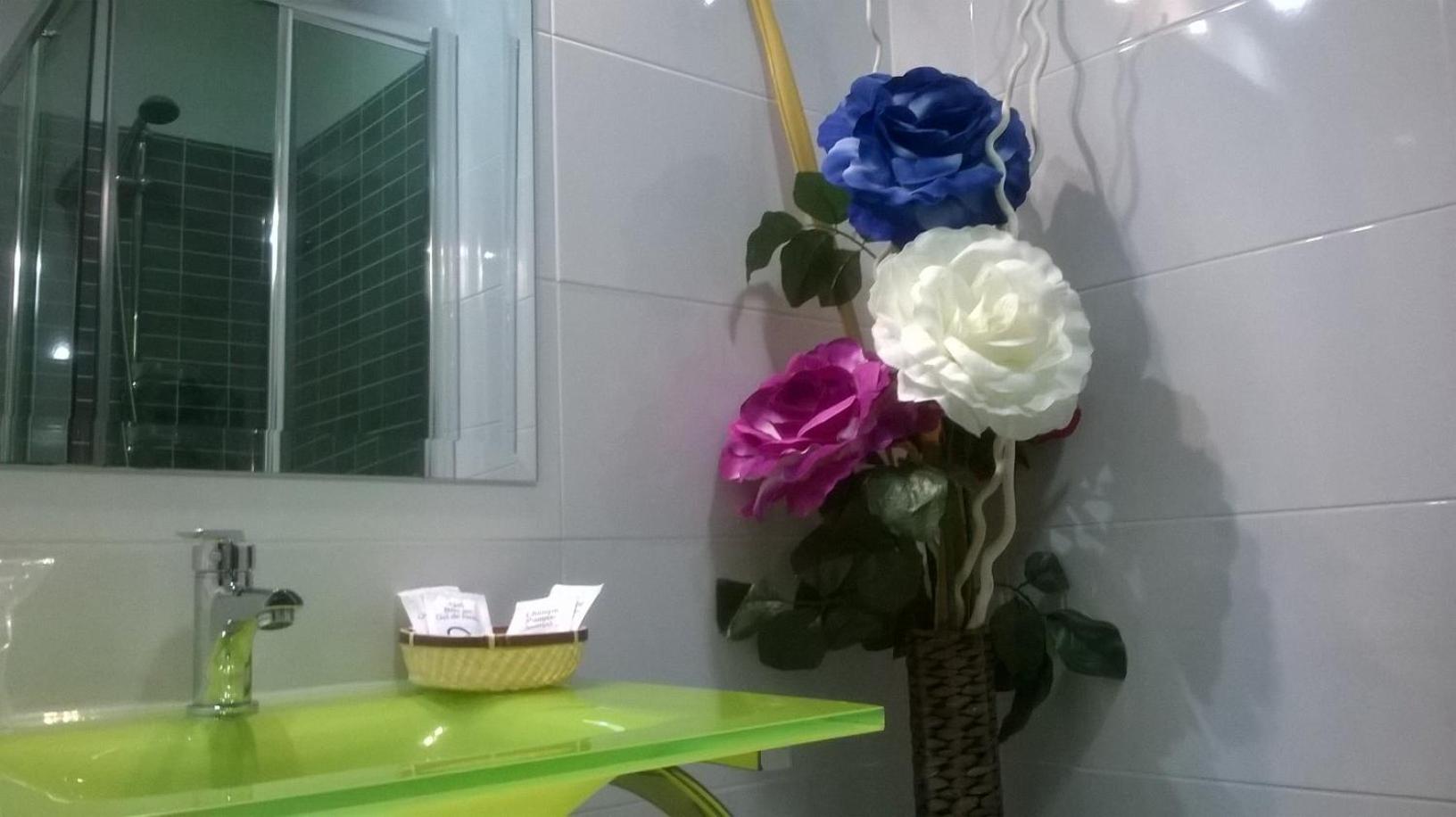 Standard Double Room - Photo 5