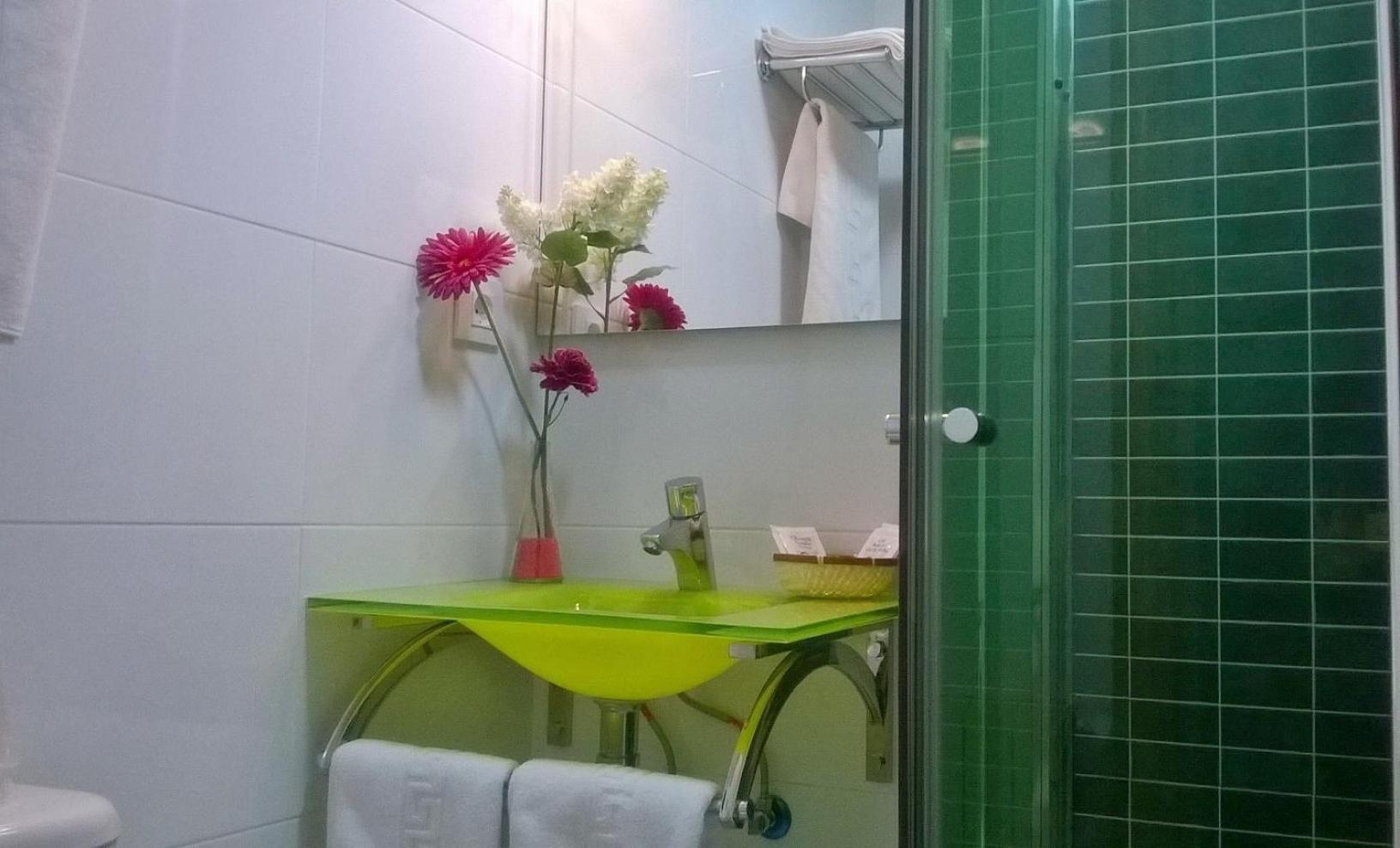 Standard Double Room - Photo 6