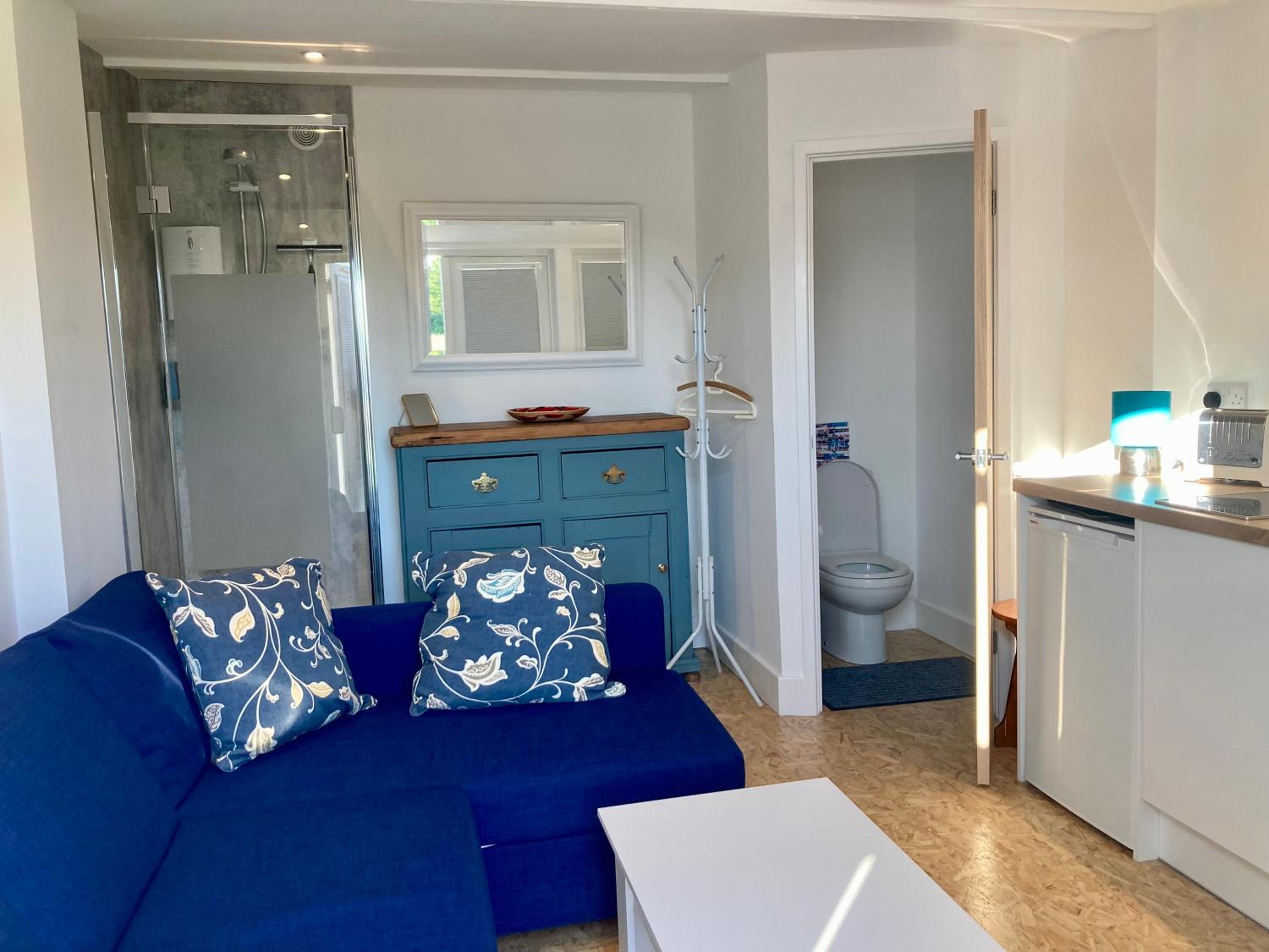 One-Bedroom Apartment photo 2
