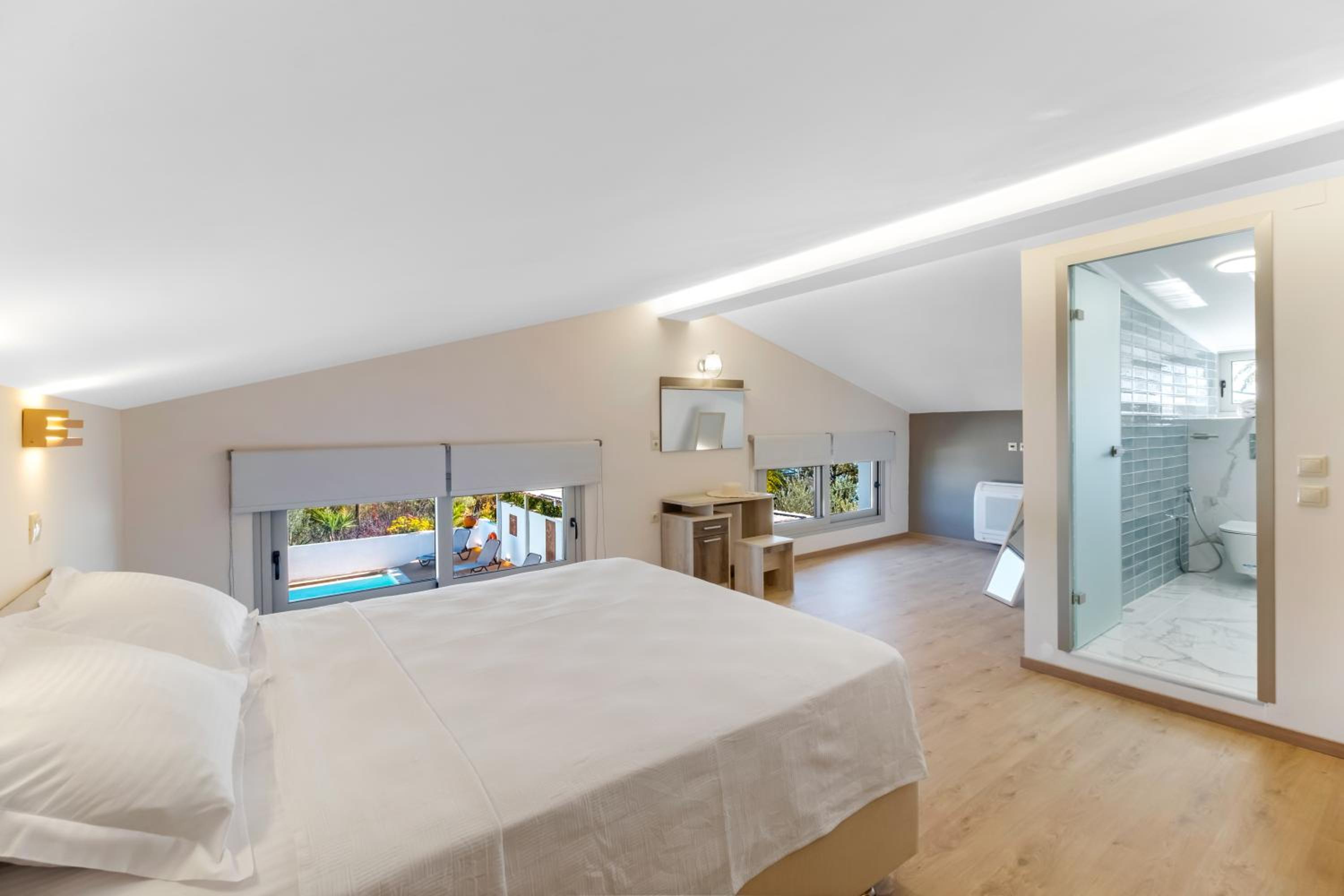 Three-Bedroom Villa photo 1