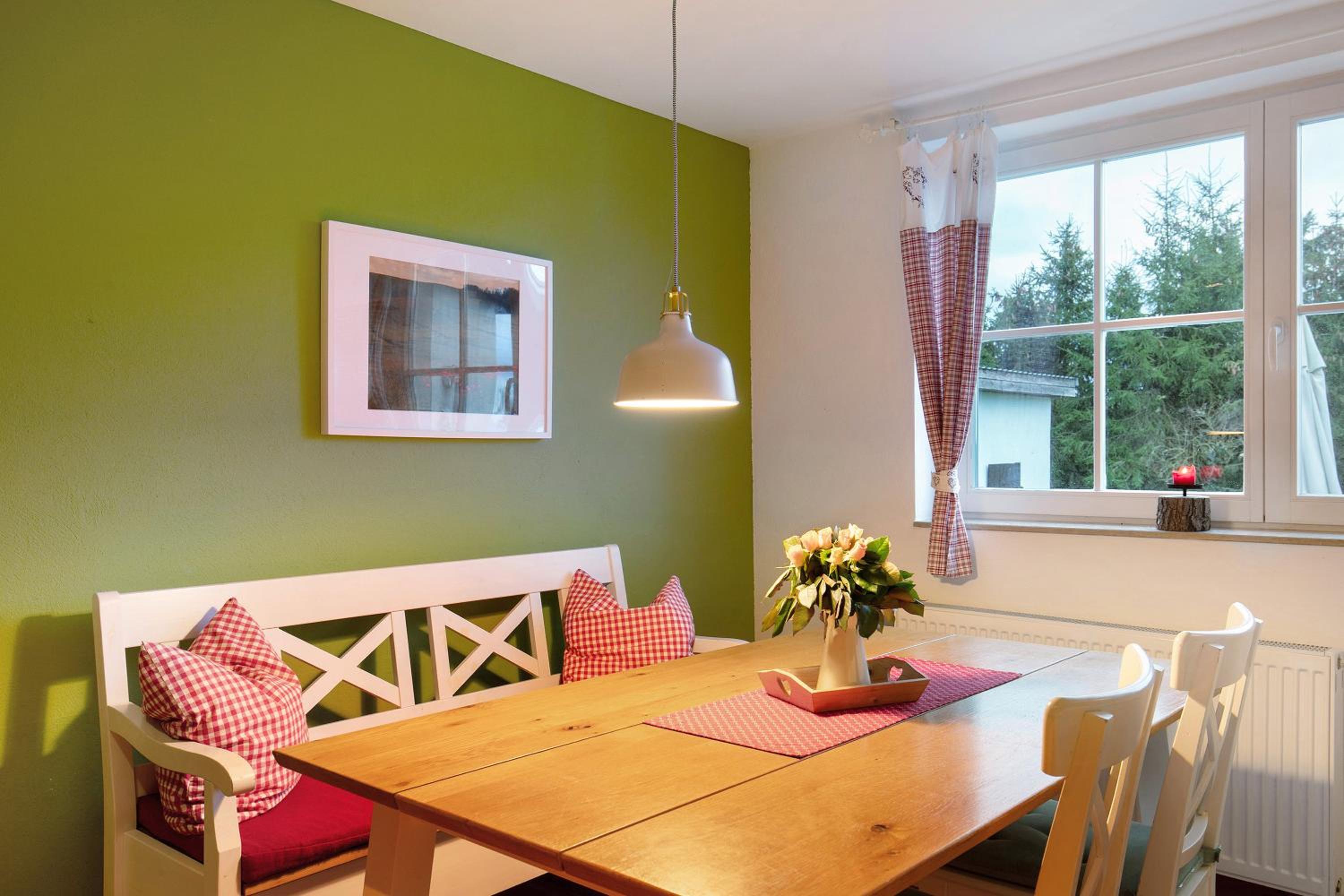 One-Bedroom Apartment with Lake View photo 2