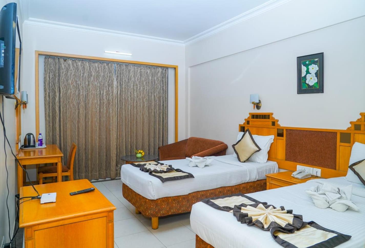 Deluxe Double or Twin Room - Photo 5