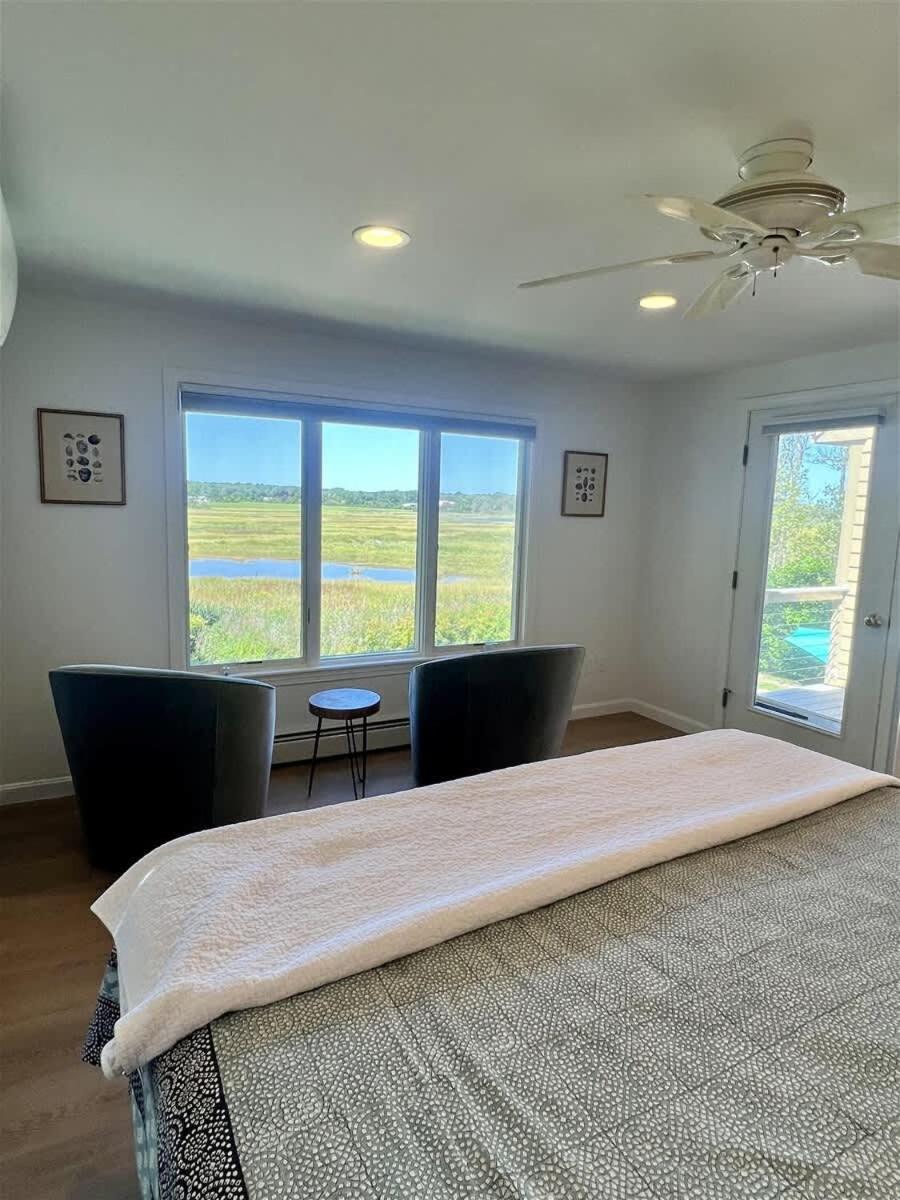 Family Room photo 3